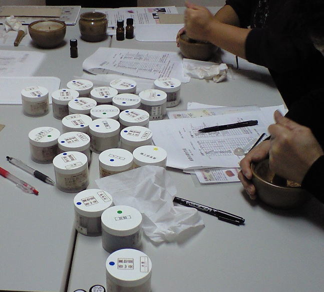 白檀・沈香を使用した高級線香作り
