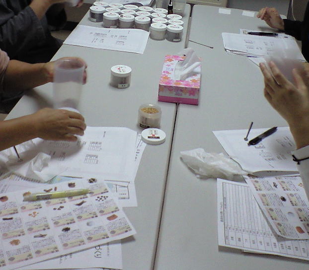 手作り香り袋　原料を聞く