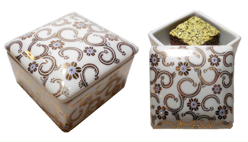 15.唐草五彩 白色