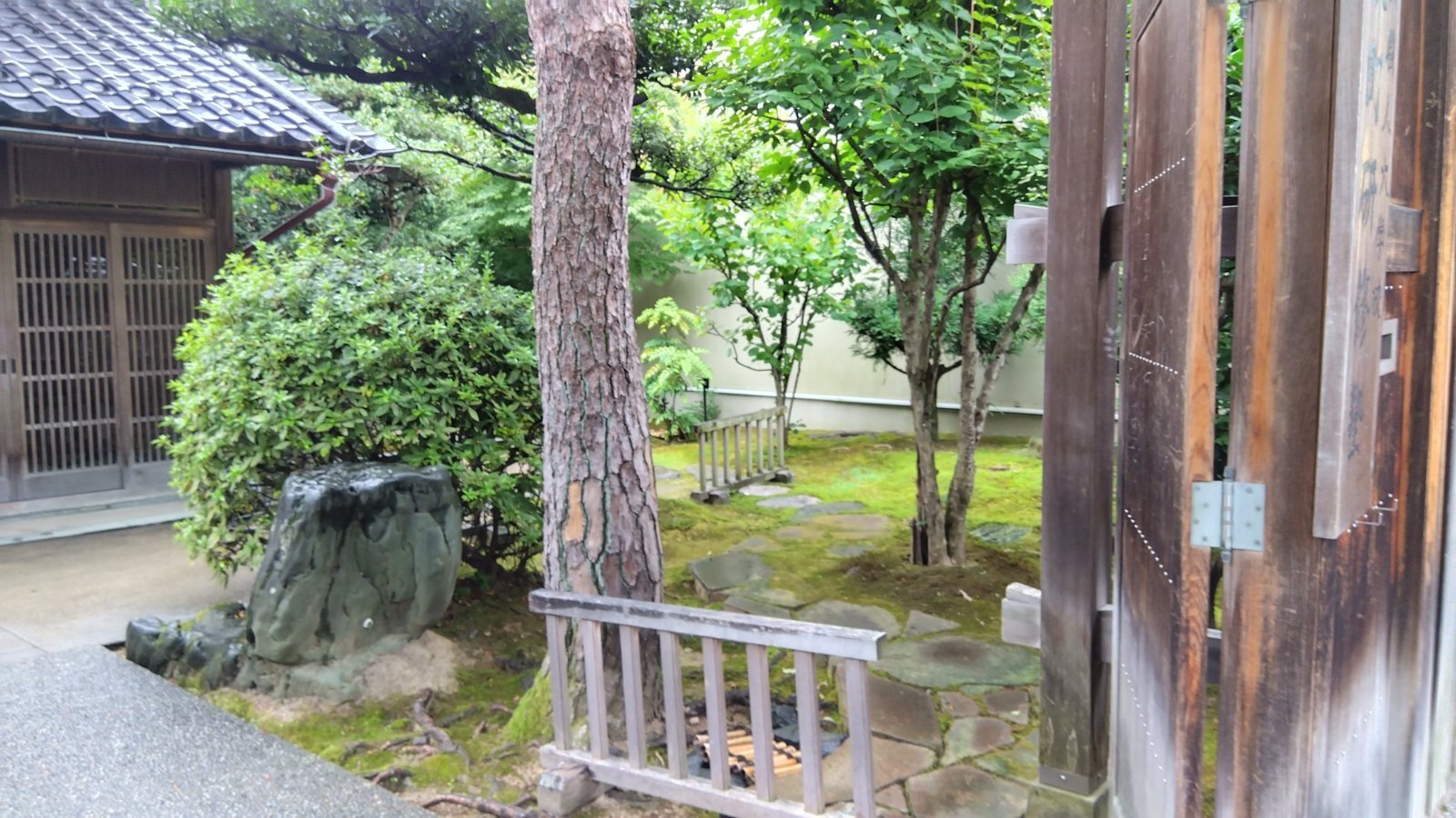 金沢のお香とアロマの香り専門店(石川県金沢市)・金沢観光地・金沢の観光スポット武家屋敷跡近く・人気でおすすめのお土産処-お香専門店のアロマ香房焚屋