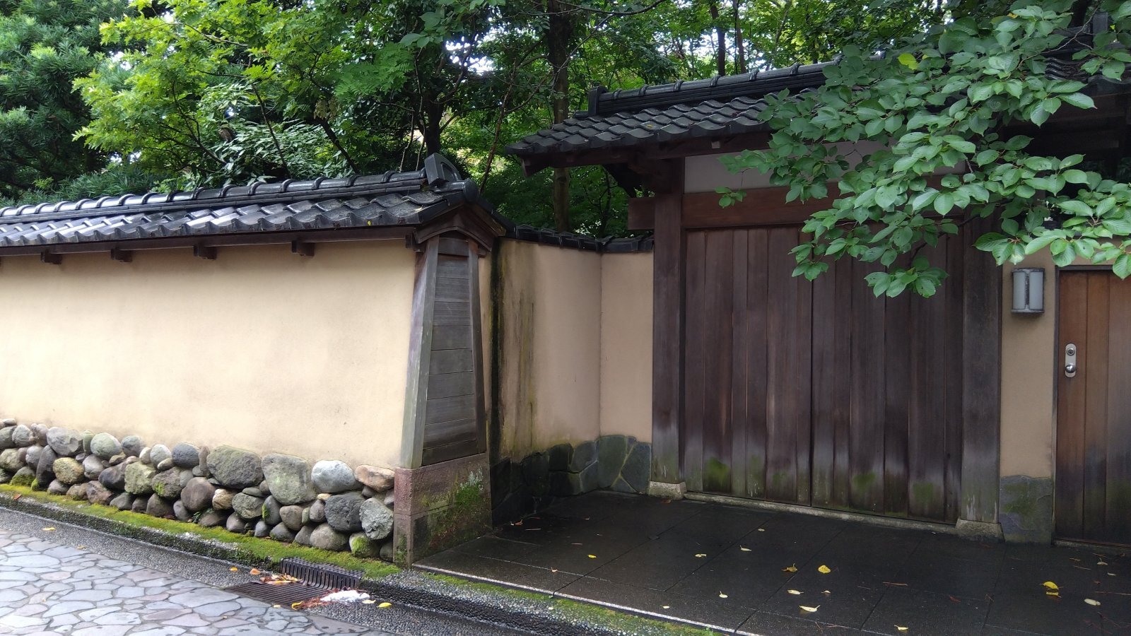 金沢のお香とアロマの香り専門店(石川県金沢市)・金沢観光地・金沢の観光スポット武家屋敷跡近く・人気でおすすめのお土産処-お香専門店のアロマ香房焚屋