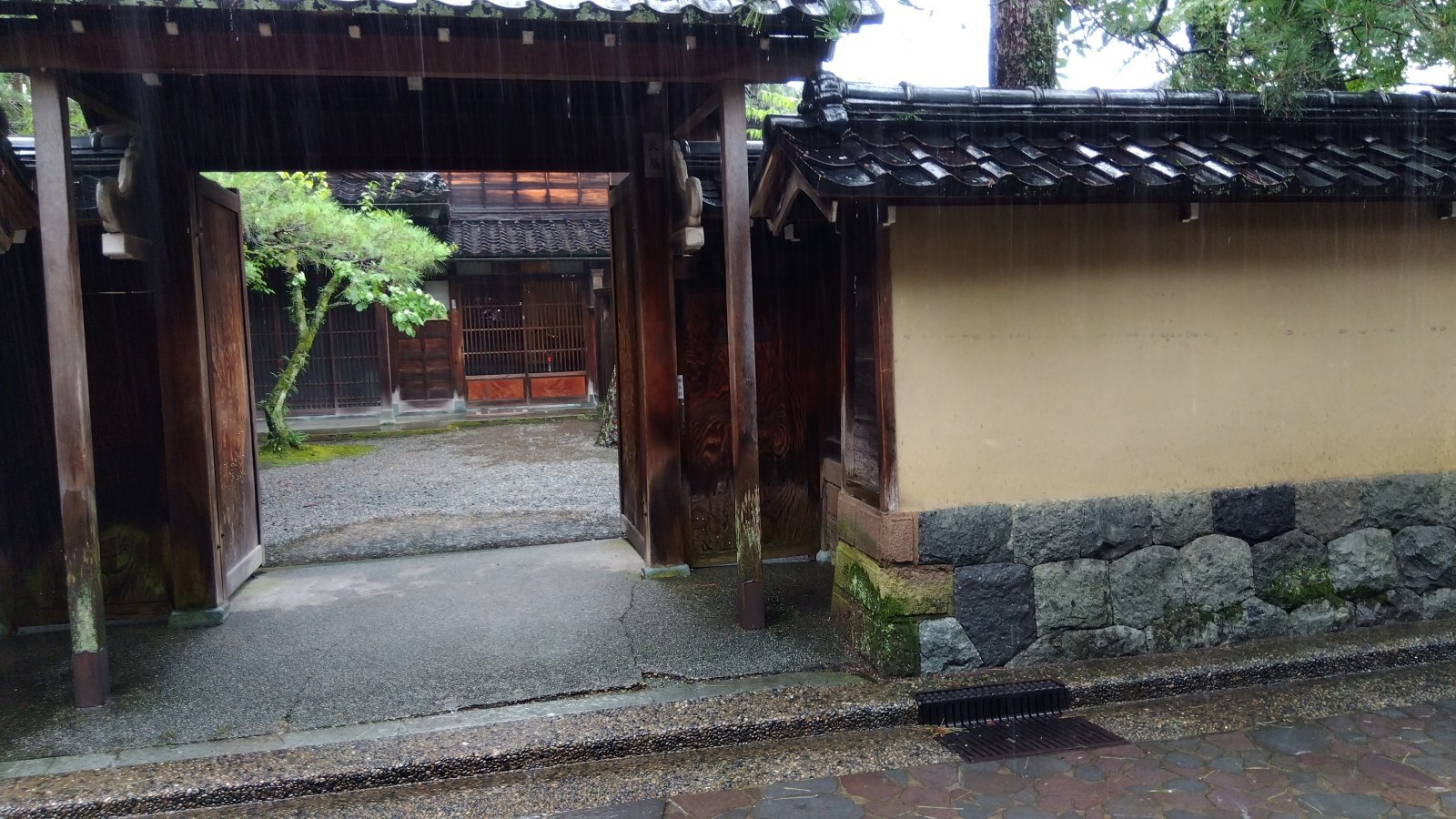 金沢のお香とアロマの香り専門店(石川県金沢市)・金沢観光地・金沢の観光スポット武家屋敷跡近く・人気でおすすめのお土産処-お香専門店のアロマ香房焚屋