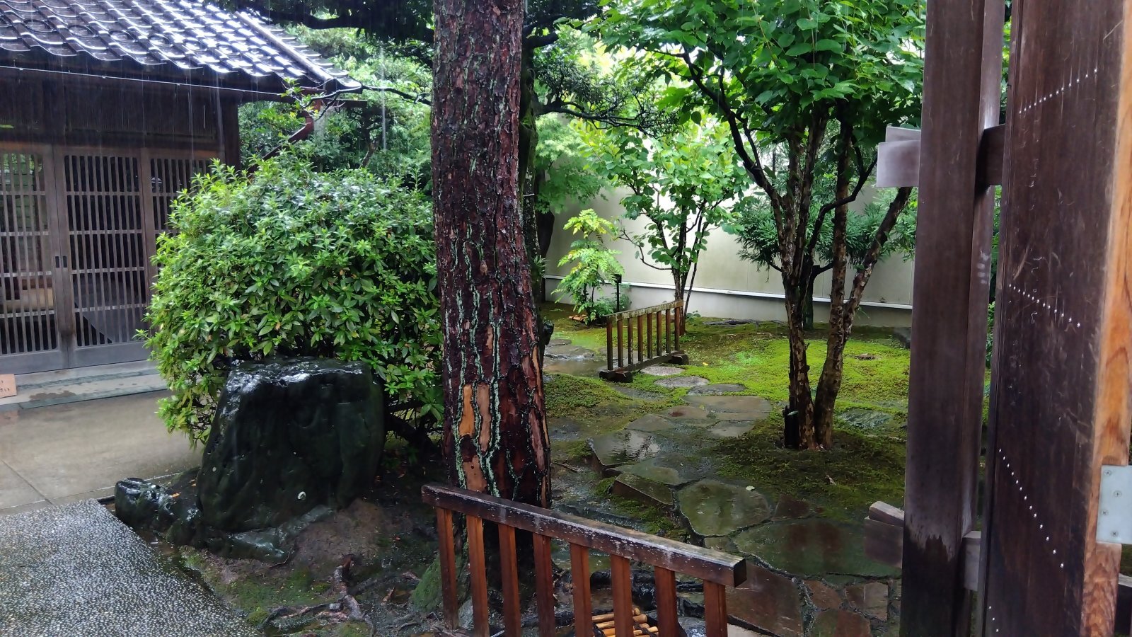 金沢のお香とアロマの香り専門店(石川県金沢市)・金沢観光地・金沢の観光スポット武家屋敷跡近く・人気でおすすめのお土産処-お香専門店のアロマ香房焚屋