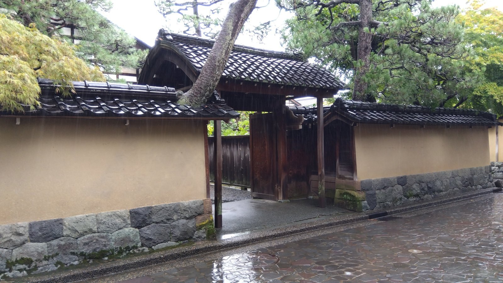 金沢のお香とアロマの香り専門店(石川県金沢市)・金沢観光地・金沢の観光スポット武家屋敷跡近く・人気でおすすめのお土産処-お香専門店のアロマ香房焚屋
