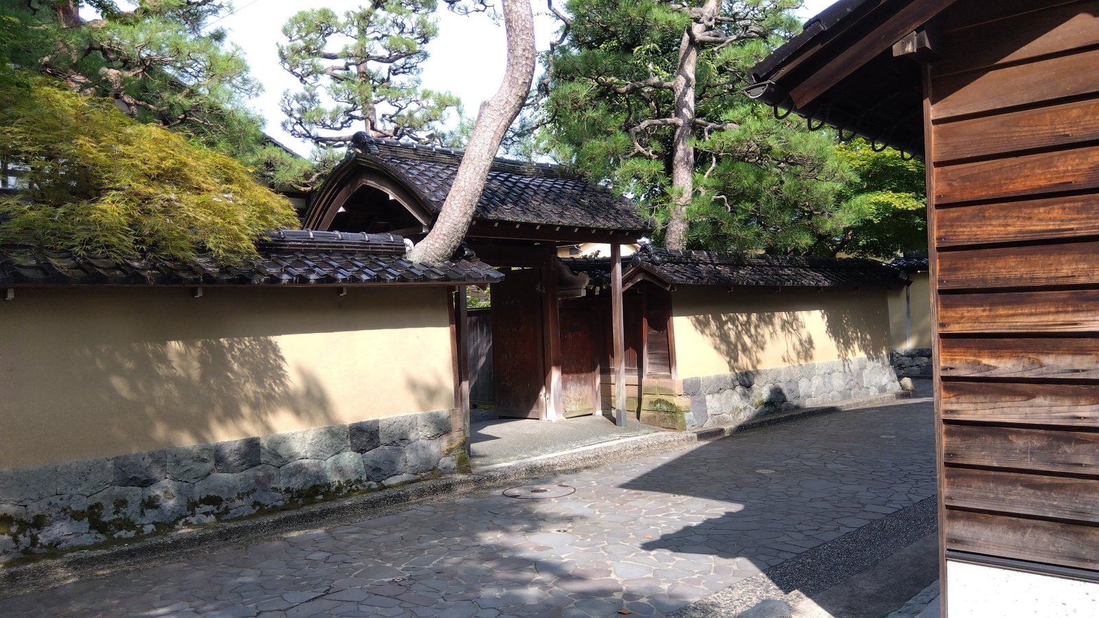 金沢のお香とアロマの香り専門店(石川県金沢市)・金沢観光地・金沢の観光スポット武家屋敷跡近く・人気でおすすめのお土産処-お香専門店のアロマ香房焚屋