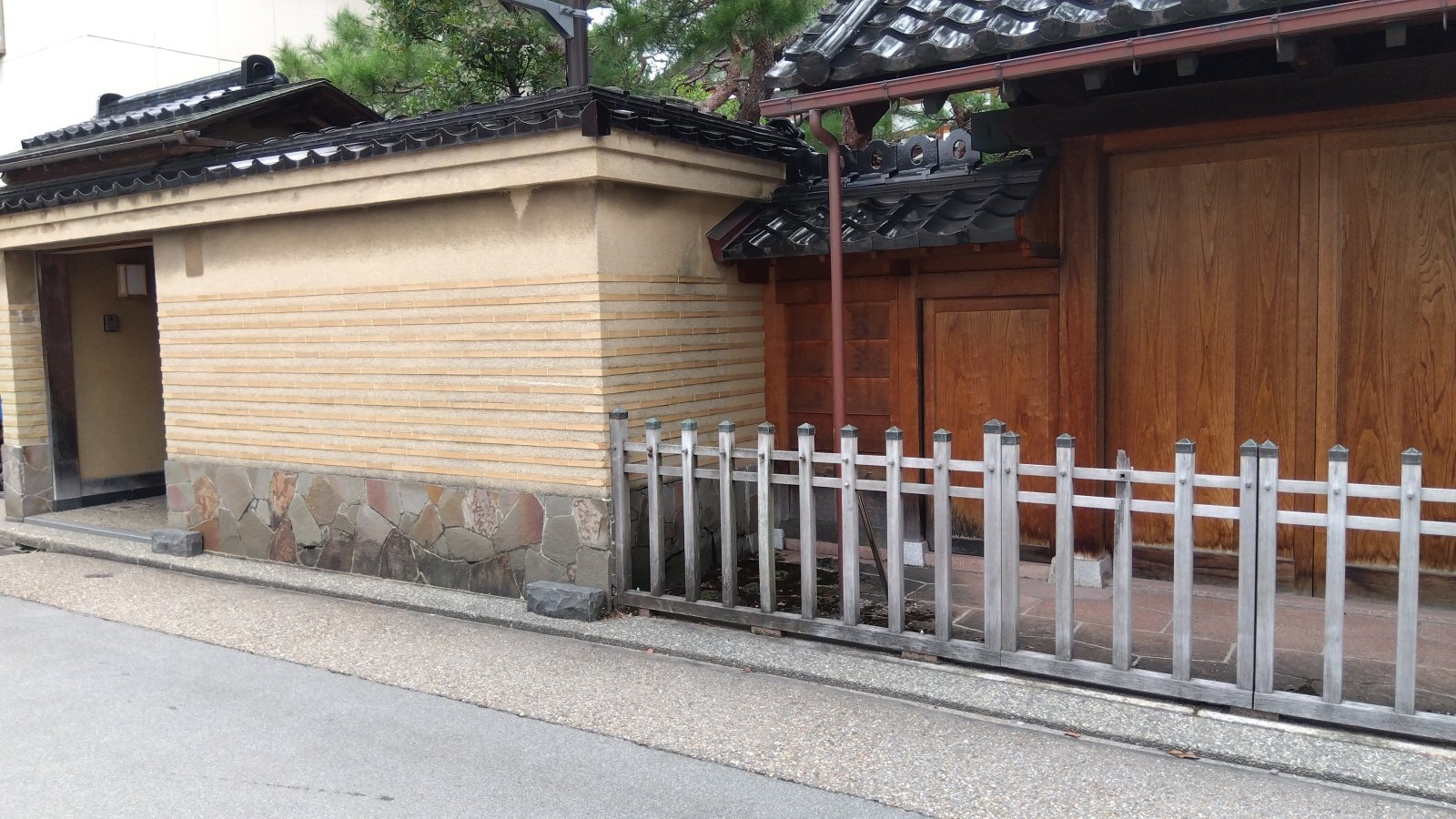 金沢のお香とアロマの香り専門店(石川県金沢市)・金沢観光地・金沢の観光スポット武家屋敷跡近く・人気でおすすめのお土産処-お香専門店のアロマ香房焚屋