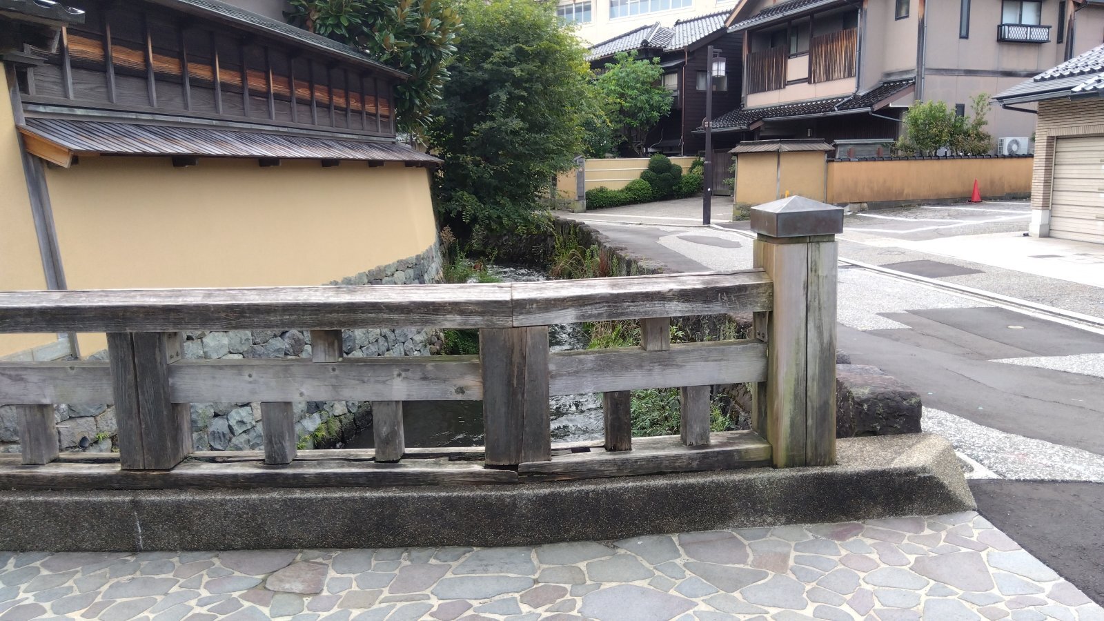 金沢のお香とアロマの香り専門店(石川県金沢市)・金沢観光地・金沢の観光スポット武家屋敷跡近く・人気でおすすめのお土産処-お香専門店のアロマ香房焚屋