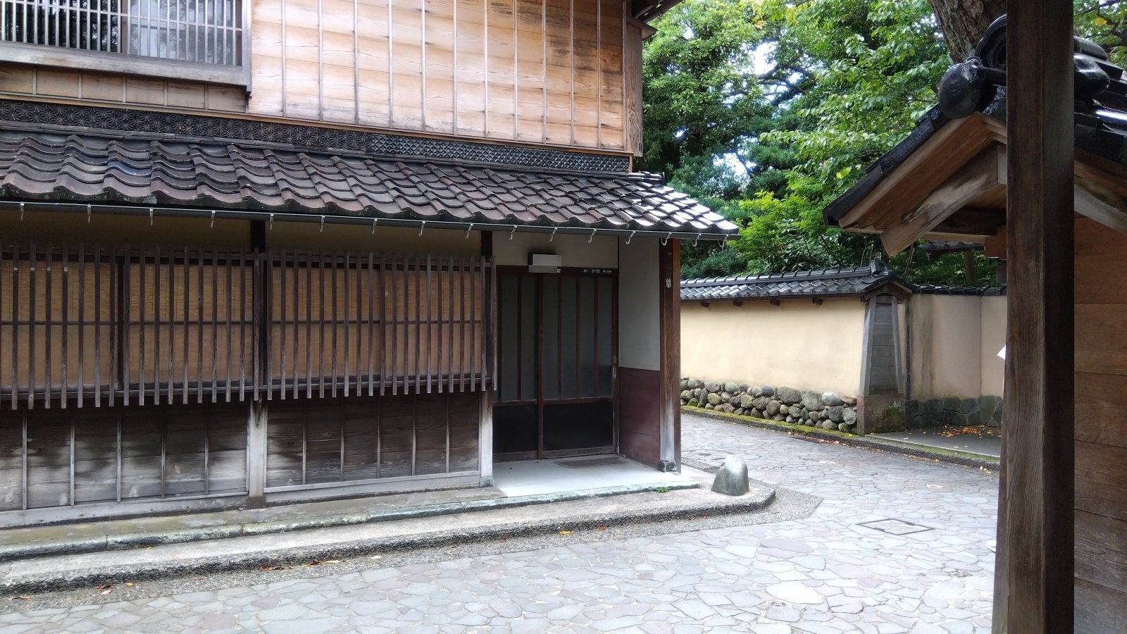 金沢のお香とアロマの香り専門店(石川県金沢市)・金沢観光地・金沢の観光スポット武家屋敷跡近く・人気でおすすめのお土産処-お香専門店のアロマ香房焚屋