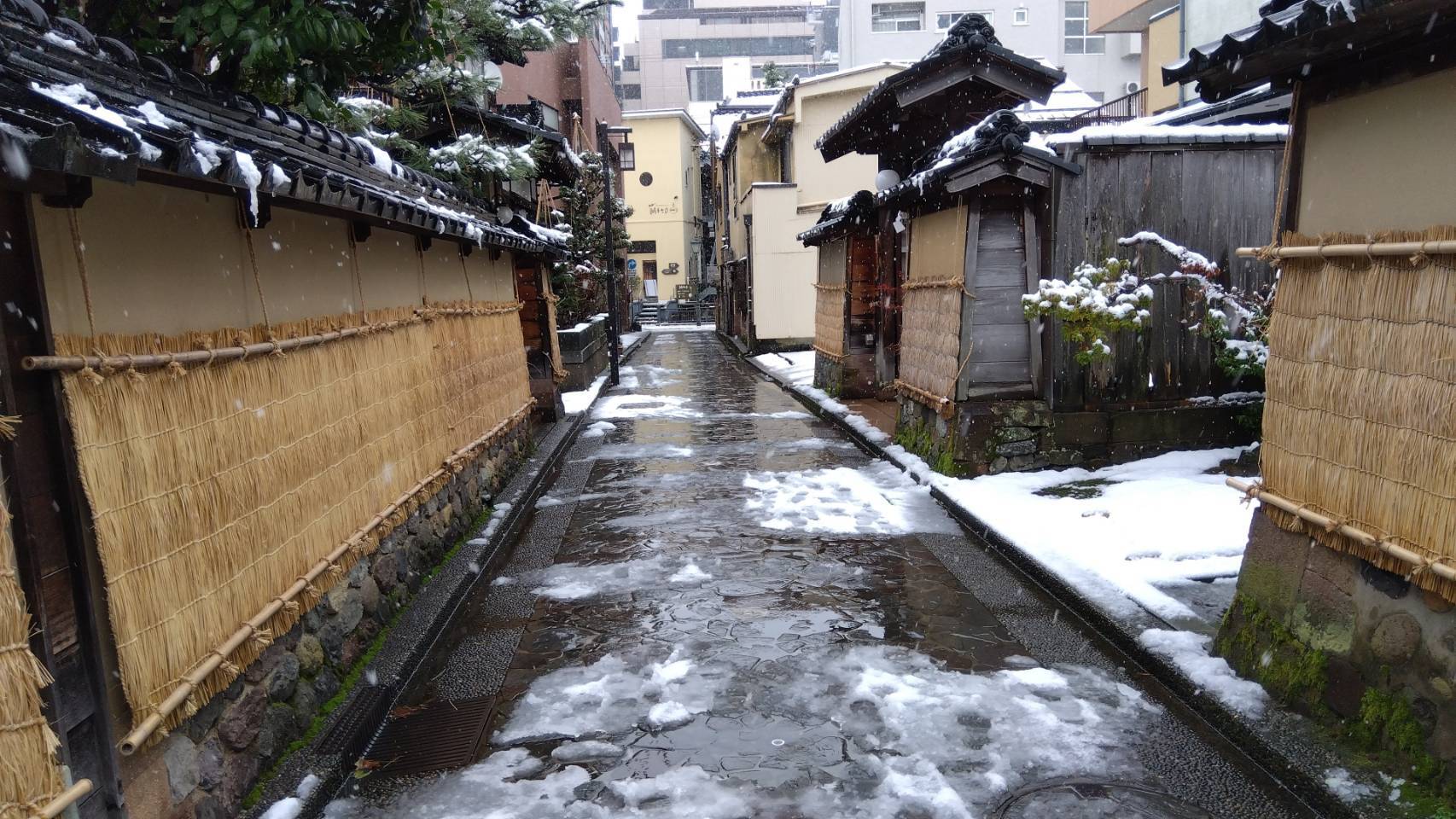 金沢のお香とアロマの香り専門店(石川県金沢市)・金沢観光地・金沢の観光スポット武家屋敷跡近く・人気でおすすめのお土産処-お香専門店のアロマ香房焚屋