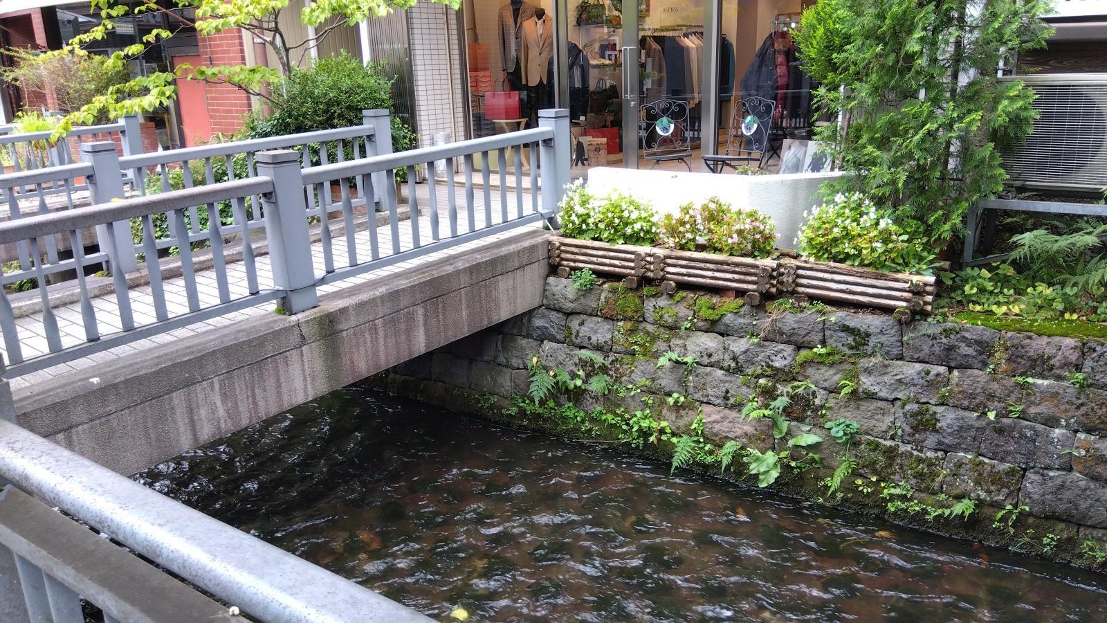 金沢のお香とアロマの香り専門店(石川県金沢市)・金沢観光地・金沢の観光スポット武家屋敷跡近く・人気でおすすめのお土産処-お香専門店のアロマ香房焚屋