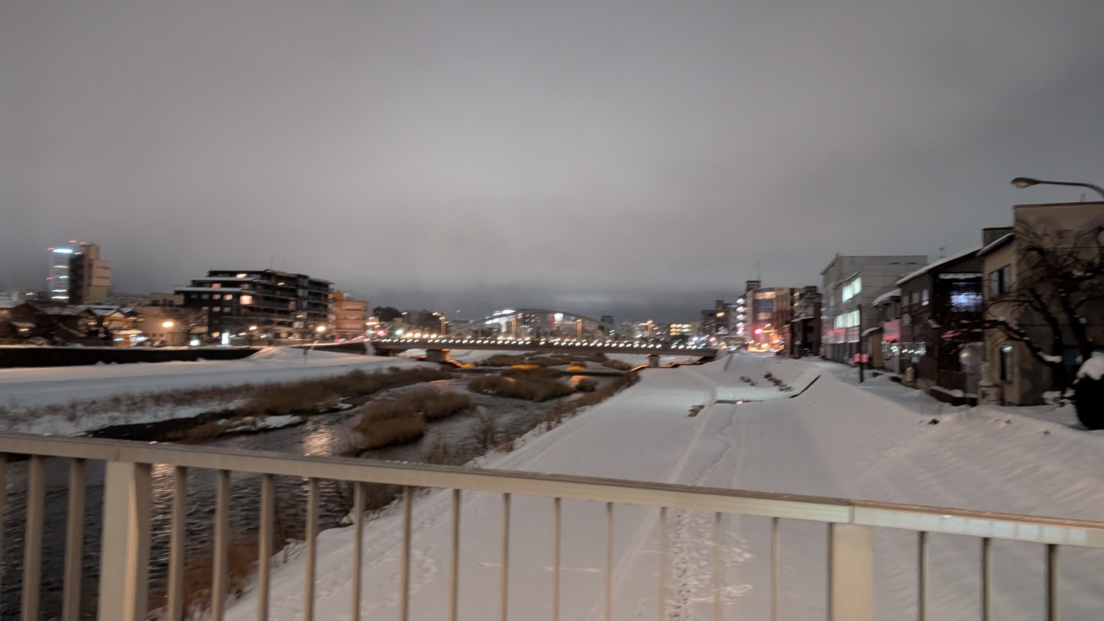 金沢のお香とアロマの香り専門店(石川県金沢市)・金沢観光地・金沢の観光スポット武家屋敷跡近く・人気でおすすめのお土産処-お香専門店のアロマ香房焚屋