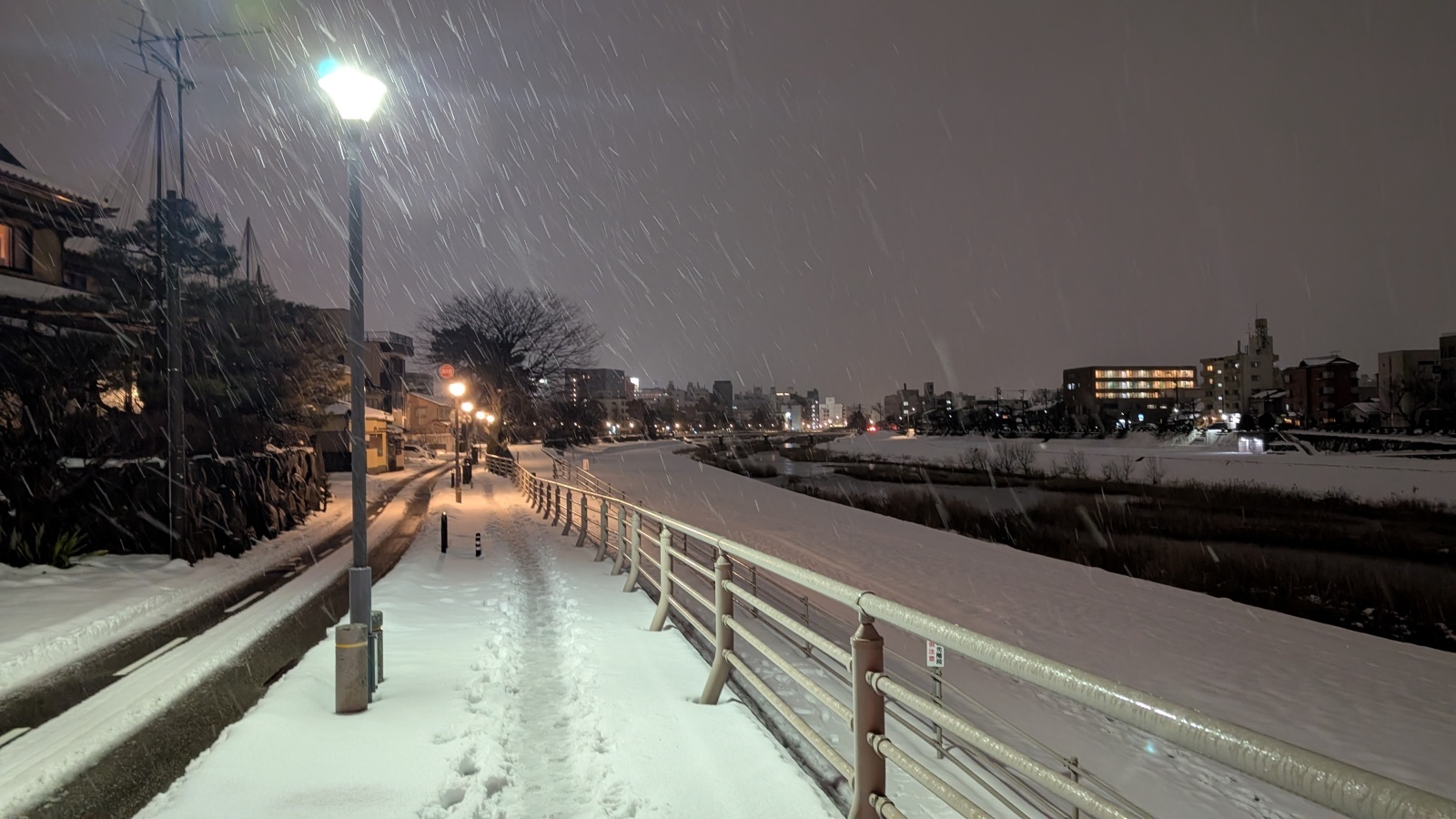 金沢のお香とアロマの香り専門店(石川県金沢市)・金沢観光地・金沢の観光スポット武家屋敷跡近く・人気でおすすめのお土産処-お香専門店のアロマ香房焚屋