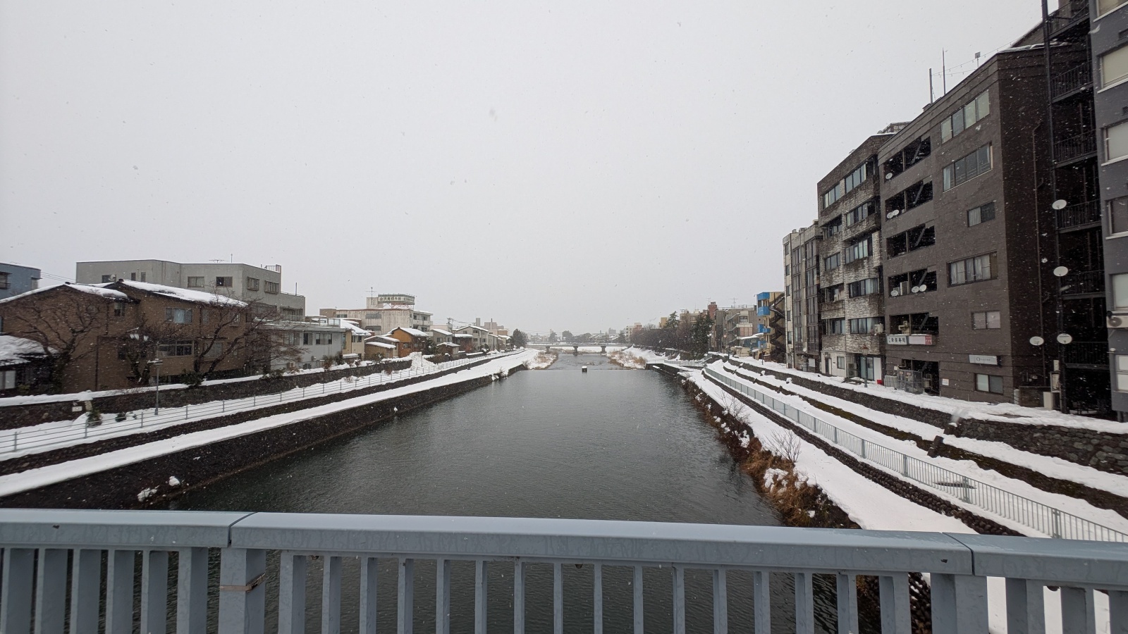 金沢のお香とアロマの香り専門店(石川県金沢市)・金沢観光地・金沢の観光スポット武家屋敷跡近く・人気でおすすめのお土産処-お香専門店のアロマ香房焚屋