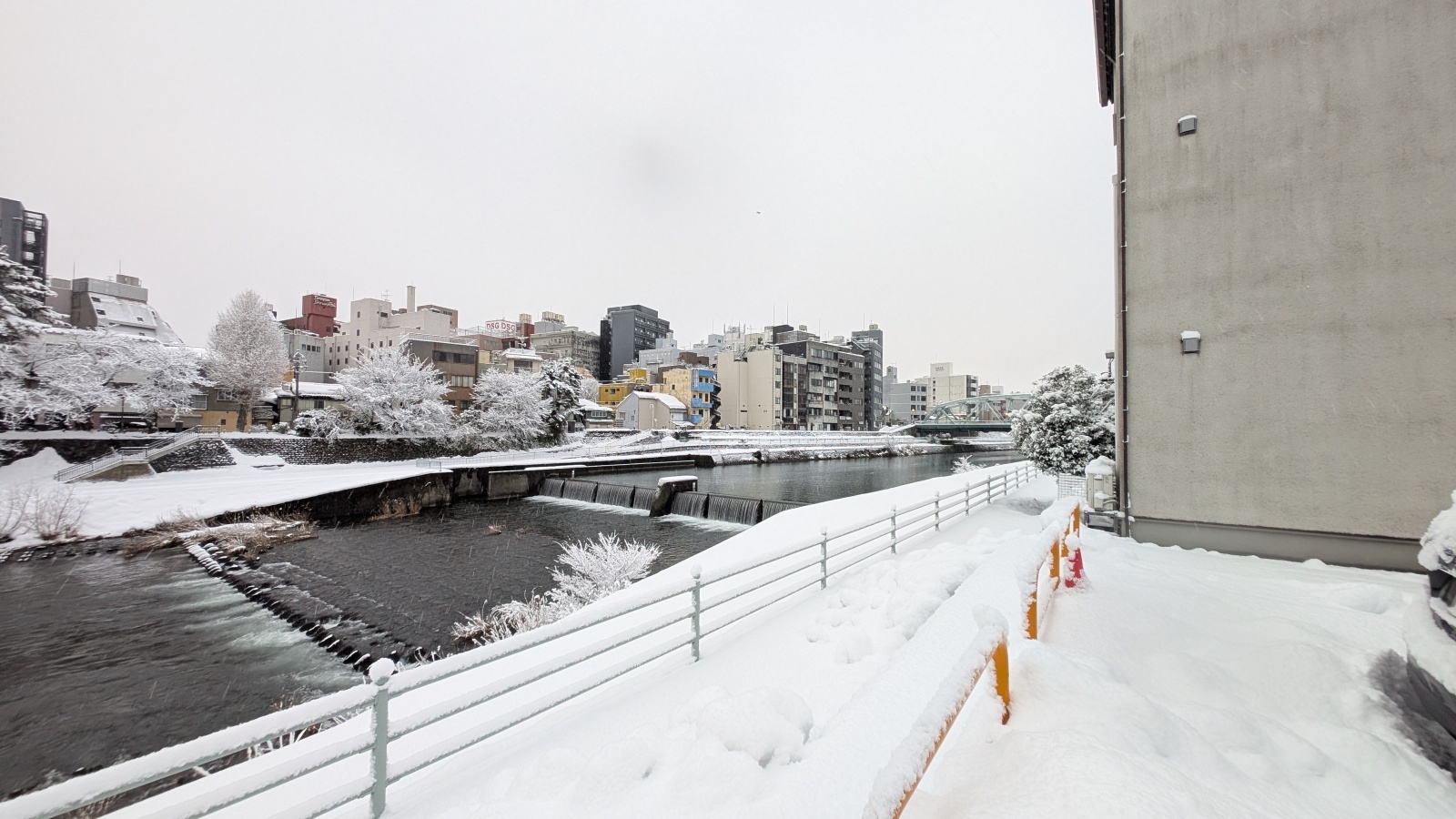 金沢のお香とアロマの香り専門店(石川県金沢市)・金沢観光地・金沢の観光スポット武家屋敷跡近く・人気でおすすめのお土産処-お香専門店のアロマ香房焚屋