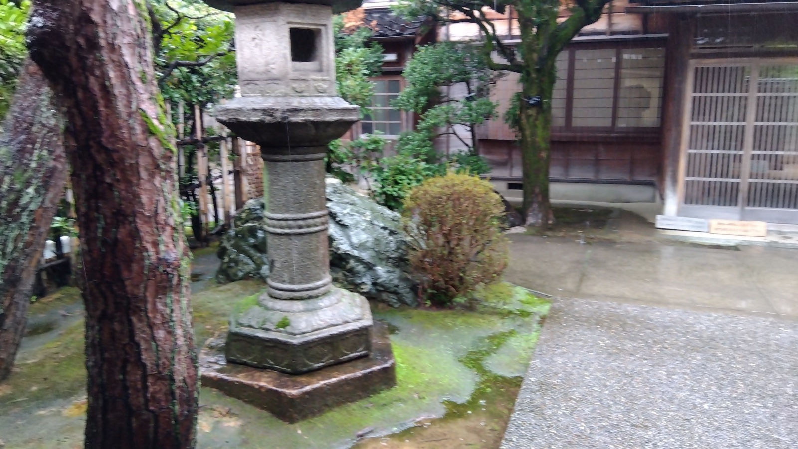 金沢のお香とアロマの香り専門店(石川県金沢市)・金沢観光地・金沢の観光スポット武家屋敷跡近く・人気でおすすめのお土産処-お香専門店のアロマ香房焚屋