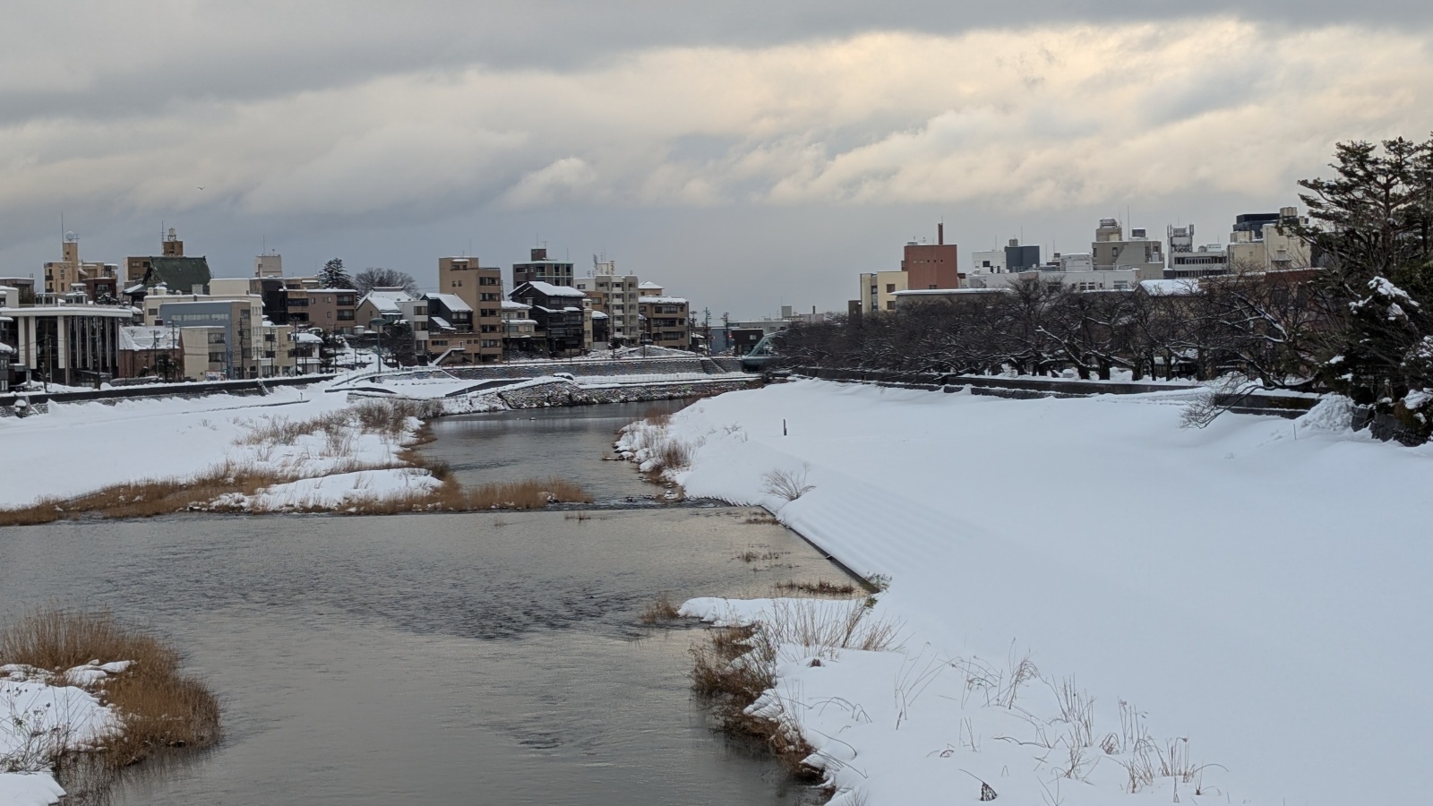 金沢のお香とアロマの香り専門店(石川県金沢市)・金沢観光地・金沢の観光スポット武家屋敷跡近く・人気でおすすめのお土産処-お香専門店のアロマ香房焚屋