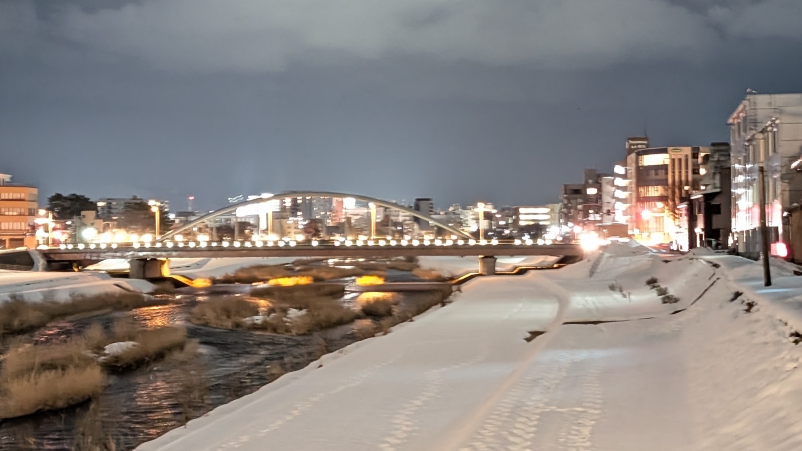 金沢のお香とアロマの香り専門店(石川県金沢市)・金沢観光地・金沢の観光スポット武家屋敷跡近く・人気でおすすめのお土産処-お香専門店のアロマ香房焚屋