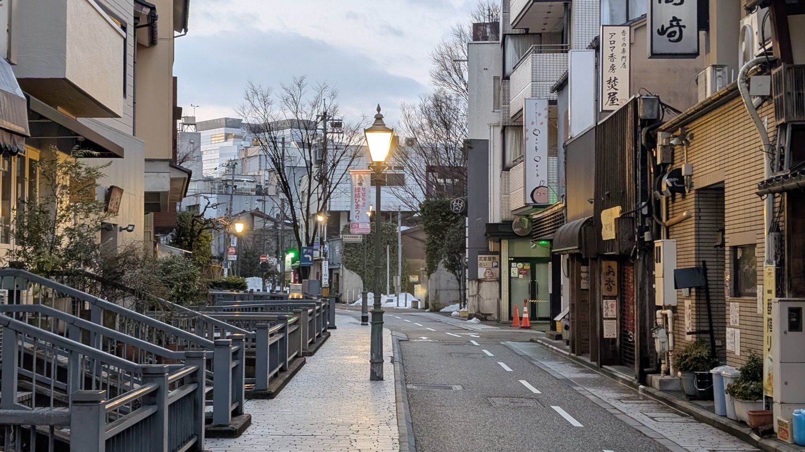 金沢のお香とアロマの香り専門店(石川県金沢市)・金沢観光地・金沢の観光スポット武家屋敷跡近く・人気でおすすめのお土産処-お香専門店のアロマ香房焚屋