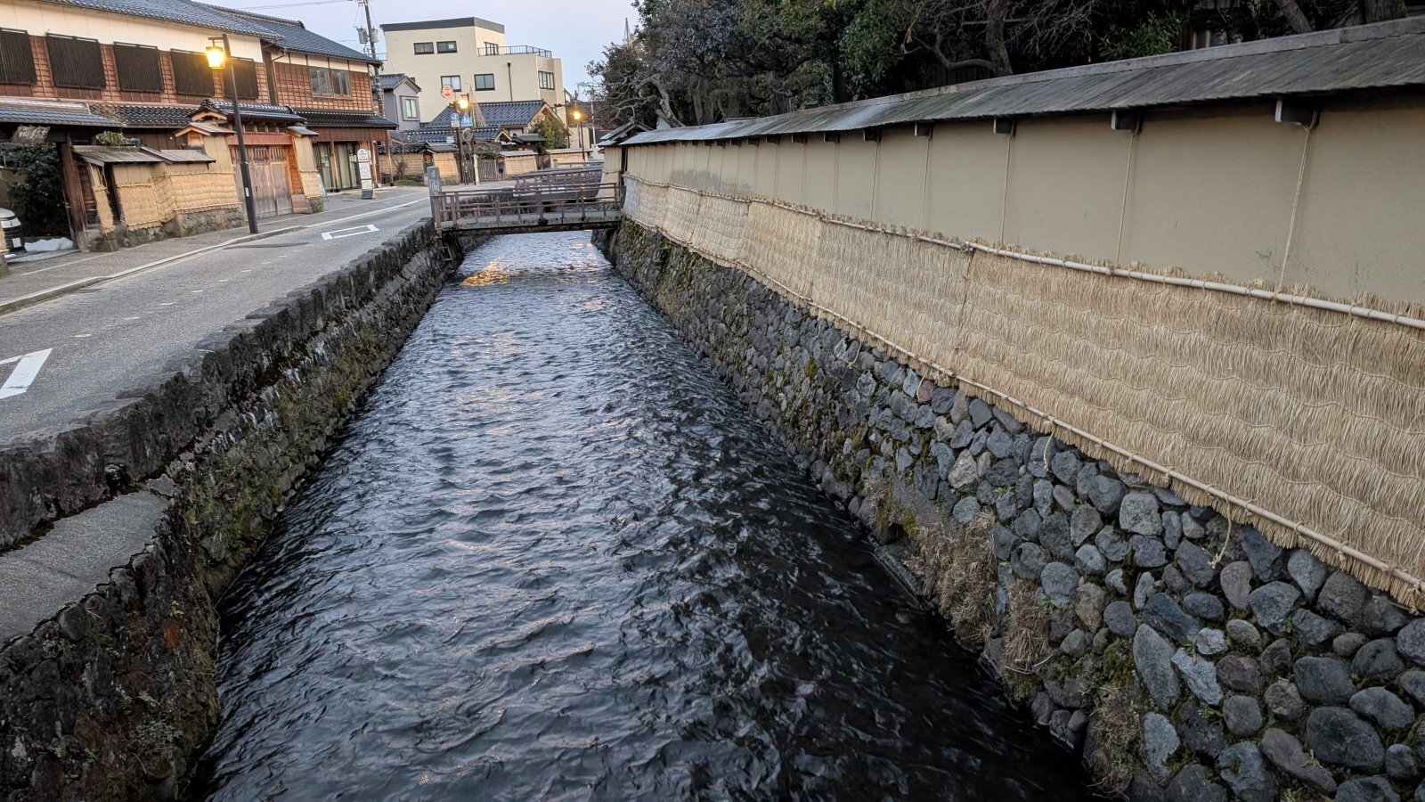 金沢のお香とアロマの香り専門店(石川県金沢市)・金沢観光地・金沢の観光スポット武家屋敷跡近く・人気でおすすめのお土産処-お香専門店のアロマ香房焚屋