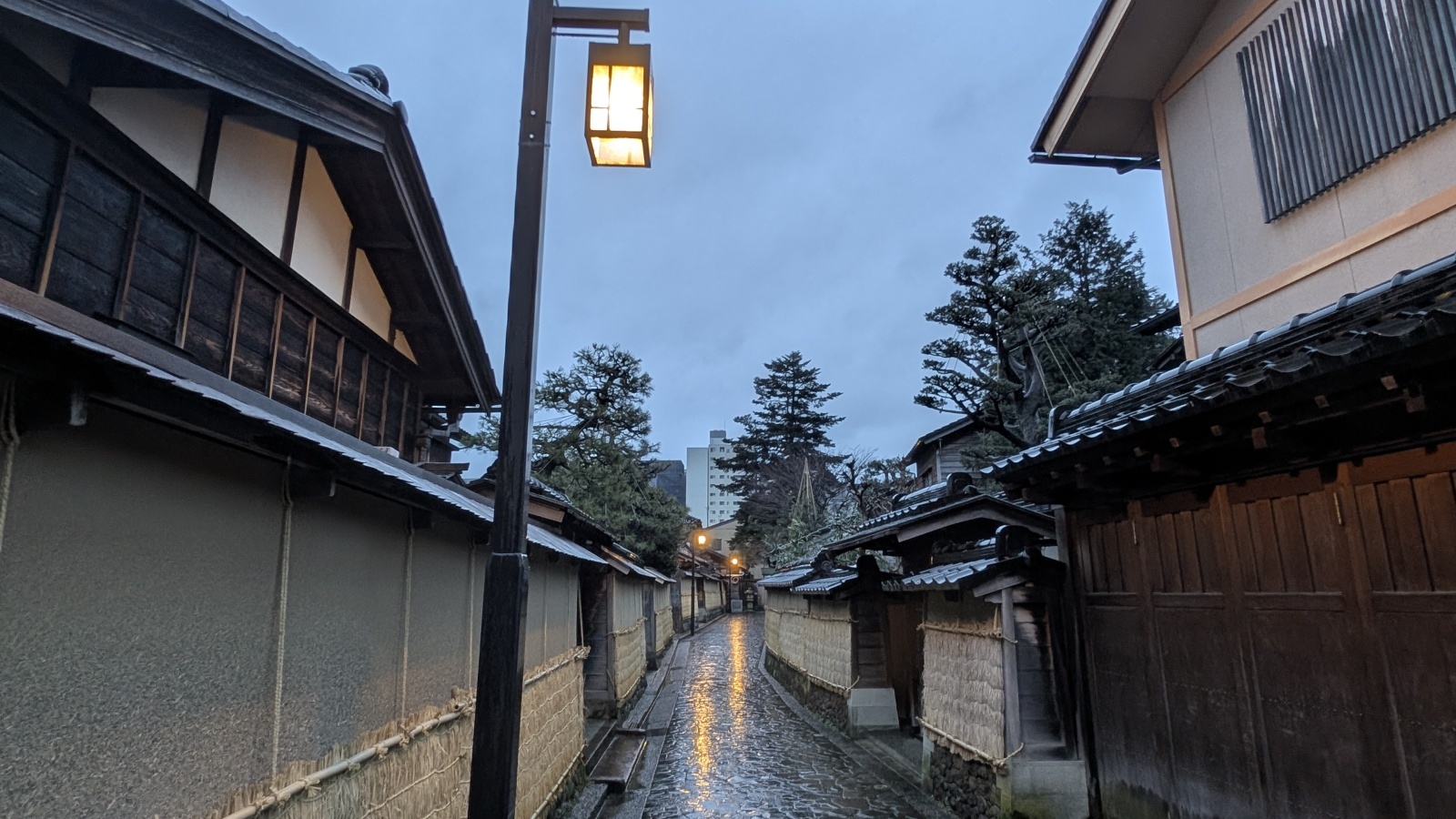 金沢のお香とアロマの香り専門店(石川県金沢市)・金沢観光地・金沢の観光スポット武家屋敷跡近く・人気でおすすめのお土産処-お香専門店のアロマ香房焚屋