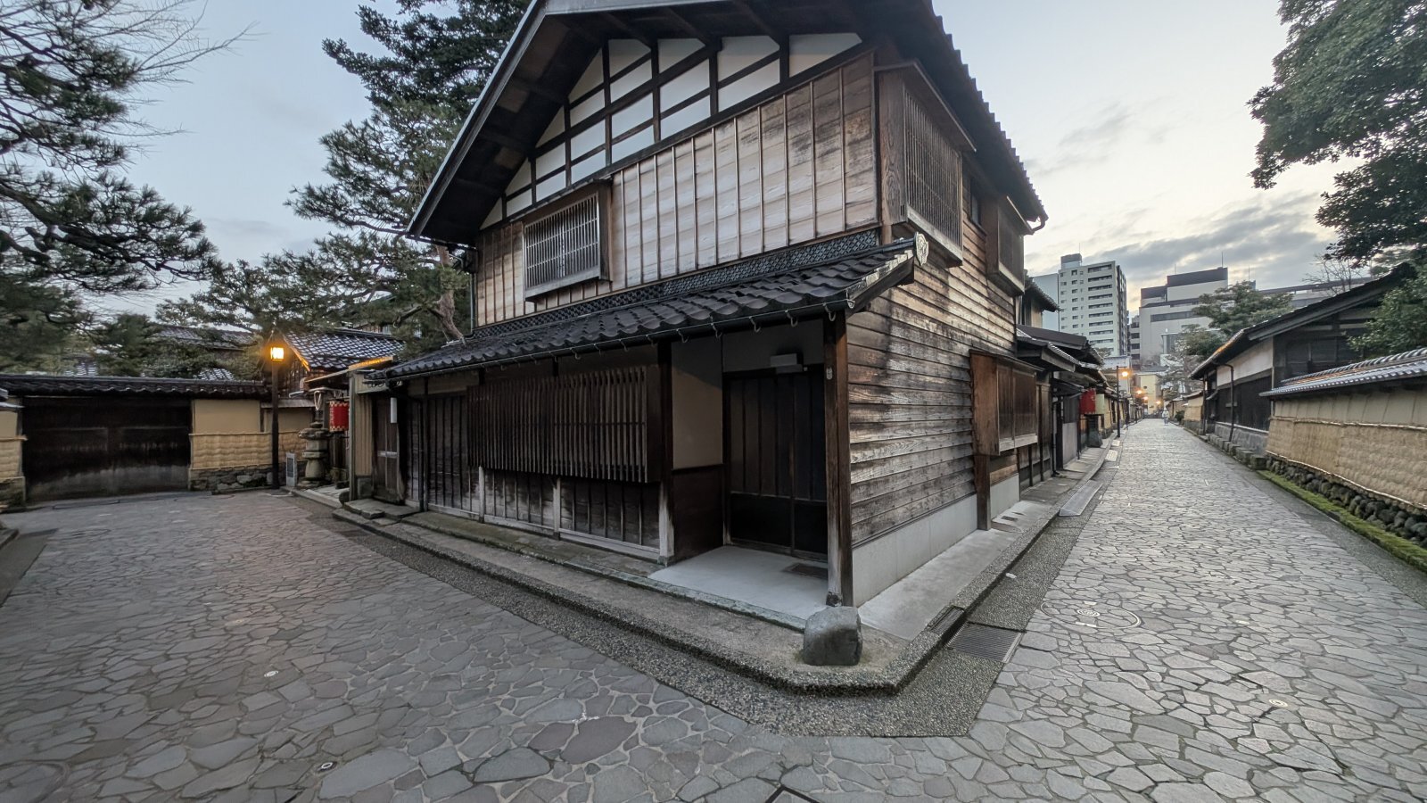 金沢のお香とアロマの香り専門店(石川県金沢市)・金沢観光地・金沢の観光スポット武家屋敷跡近く・人気でおすすめのお土産処-お香専門店のアロマ香房焚屋