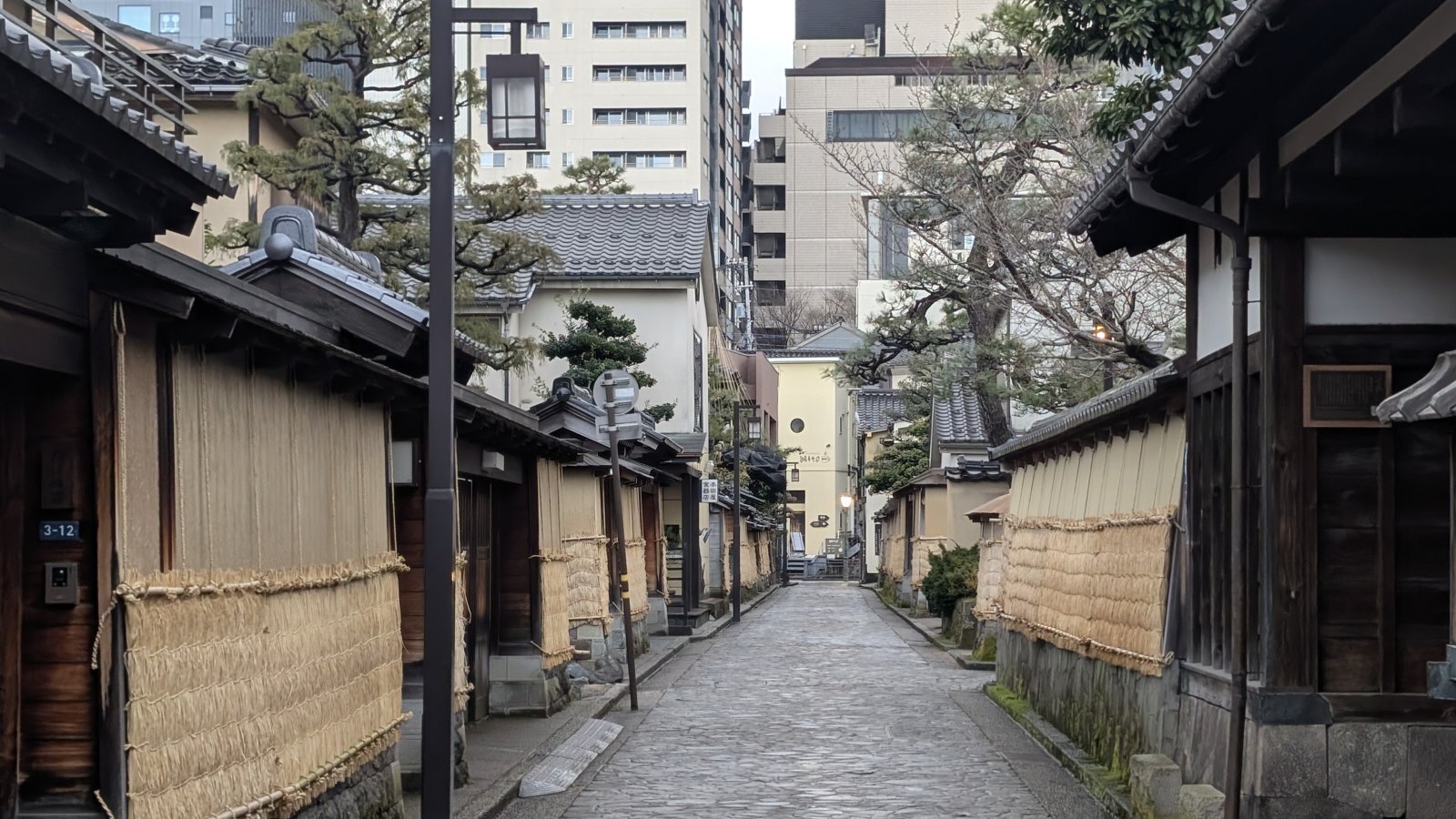 金沢のお香とアロマの香り専門店(石川県金沢市)・金沢観光地・金沢の観光スポット武家屋敷跡近く・人気でおすすめのお土産処-お香専門店のアロマ香房焚屋