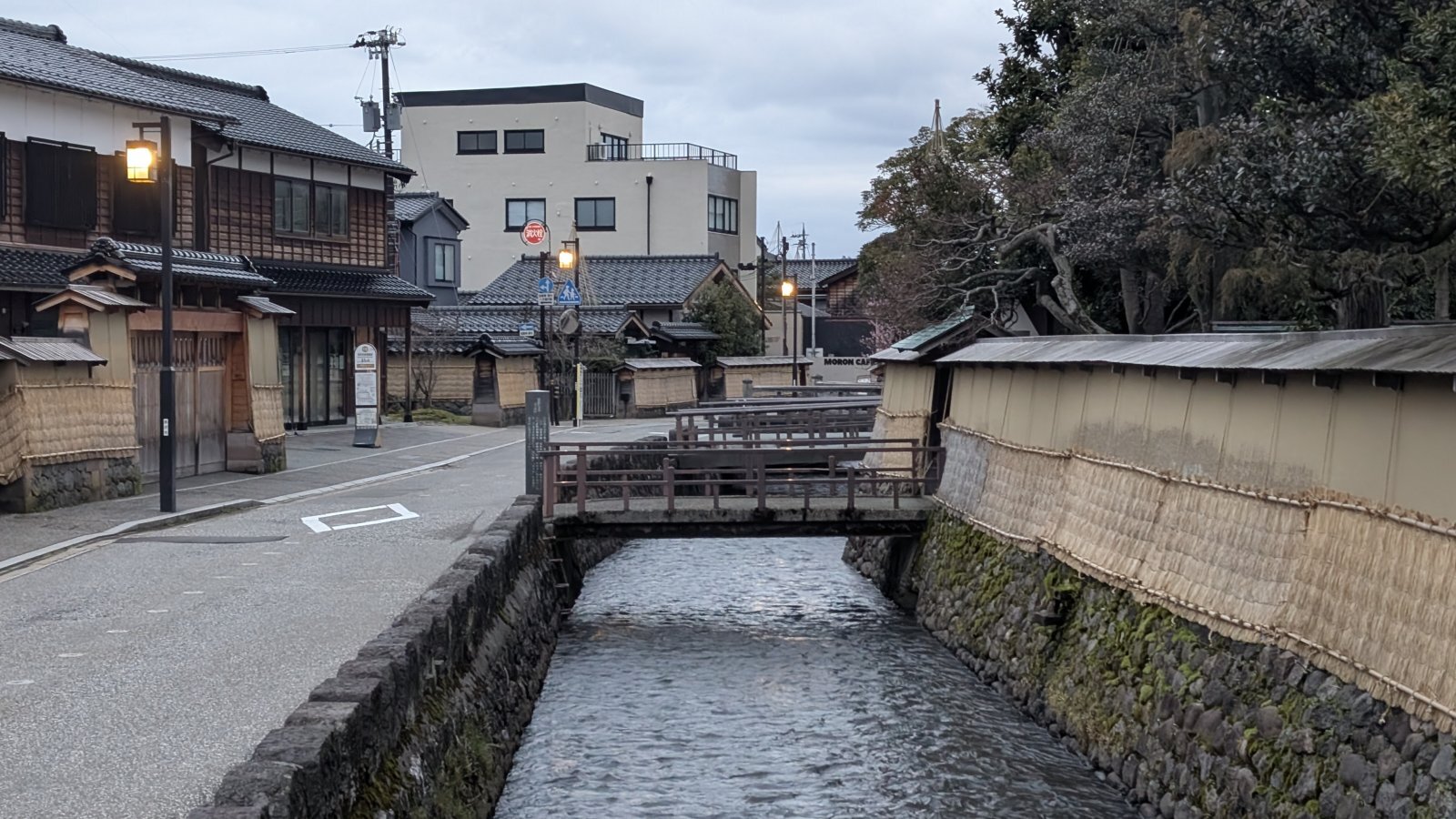金沢のお香とアロマの香り専門店(石川県金沢市)・金沢観光地・金沢の観光スポット武家屋敷跡近く・人気でおすすめのお土産処-お香専門店のアロマ香房焚屋