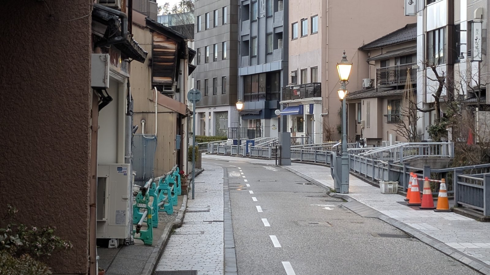 金沢のお香とアロマの香り専門店(石川県金沢市)・金沢観光地・金沢の観光スポット武家屋敷跡近く・人気でおすすめのお土産処-お香専門店のアロマ香房焚屋