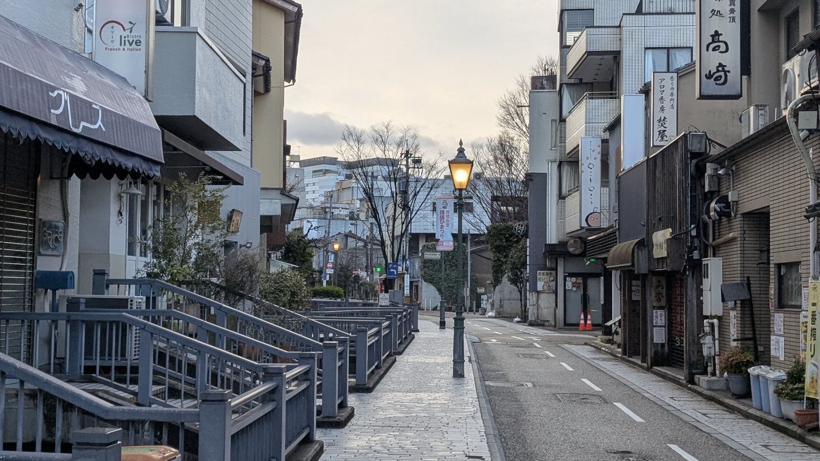 金沢のお香とアロマの香り専門店(石川県金沢市)・金沢観光地・金沢の観光スポット武家屋敷跡近く・人気でおすすめのお土産処-お香専門店のアロマ香房焚屋