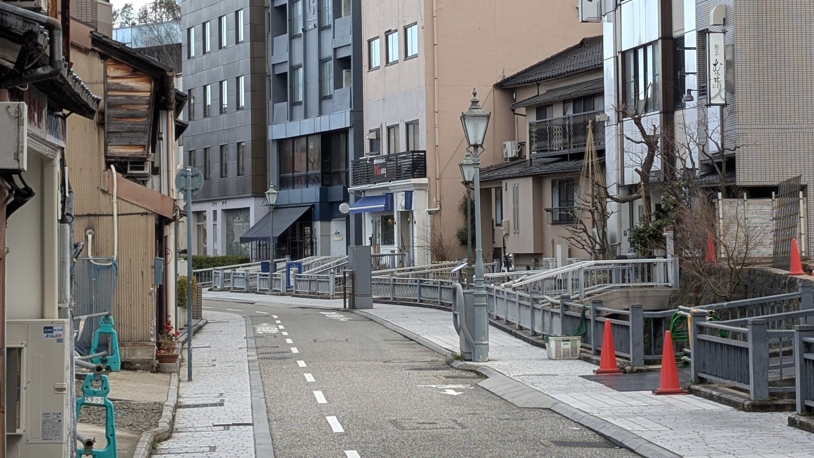 金沢のお香とアロマの香り専門店(石川県金沢市)・金沢観光地・金沢の観光スポット武家屋敷跡近く・人気でおすすめのお土産処-お香専門店のアロマ香房焚屋