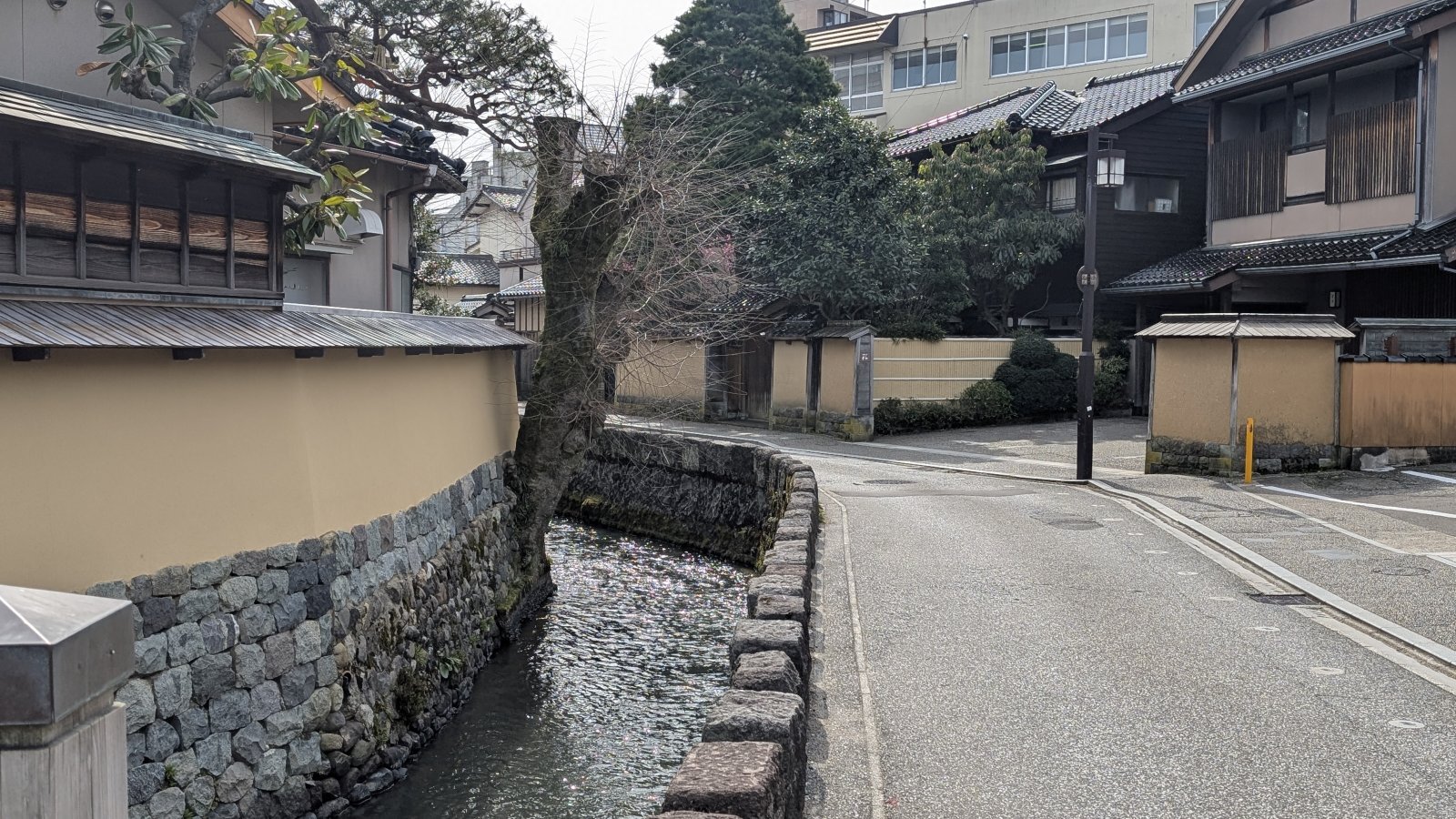 金沢のお香とアロマの香り専門店(石川県金沢市)・金沢観光地・金沢の観光スポット武家屋敷跡近く・人気でおすすめのお土産処-お香専門店のアロマ香房焚屋