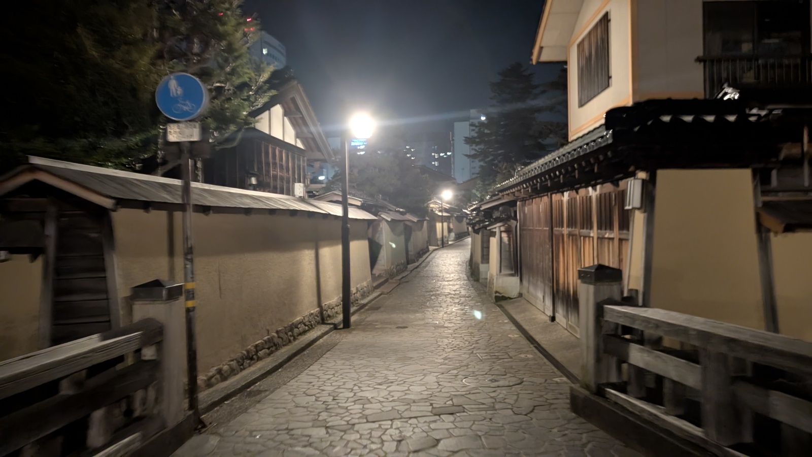 金沢のお香とアロマの香り専門店(石川県金沢市)・金沢観光地・金沢の観光スポット武家屋敷跡近く・人気でおすすめのお土産処-お香専門店のアロマ香房焚屋