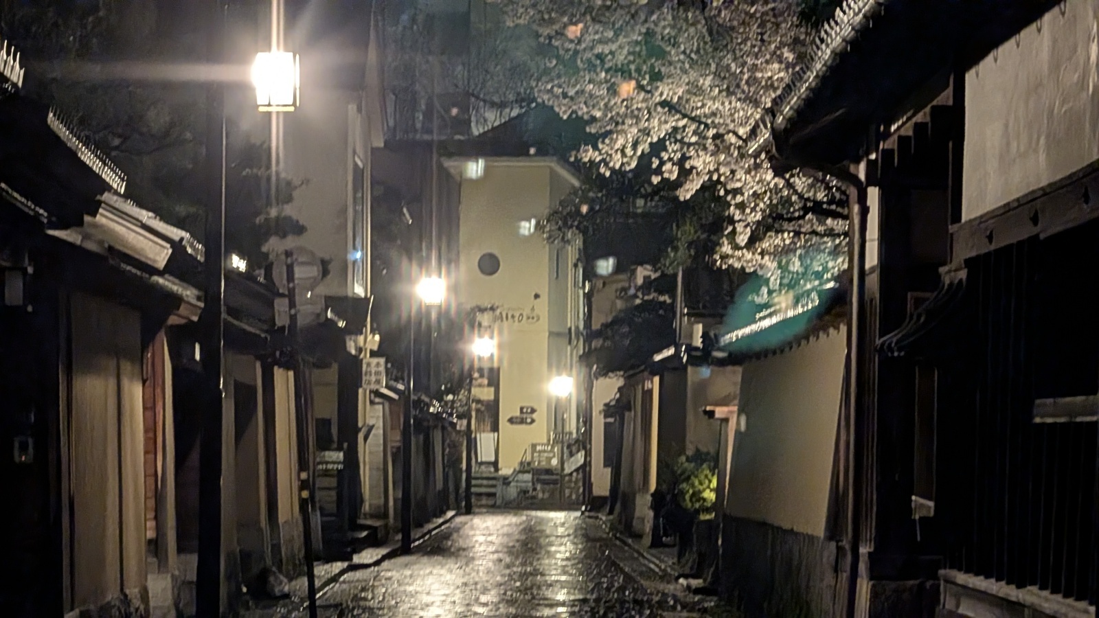 金沢のお香とアロマの香り専門店(石川県金沢市)・金沢観光地・金沢の観光スポット武家屋敷跡近く・人気でおすすめのお土産処-お香専門店のアロマ香房焚屋