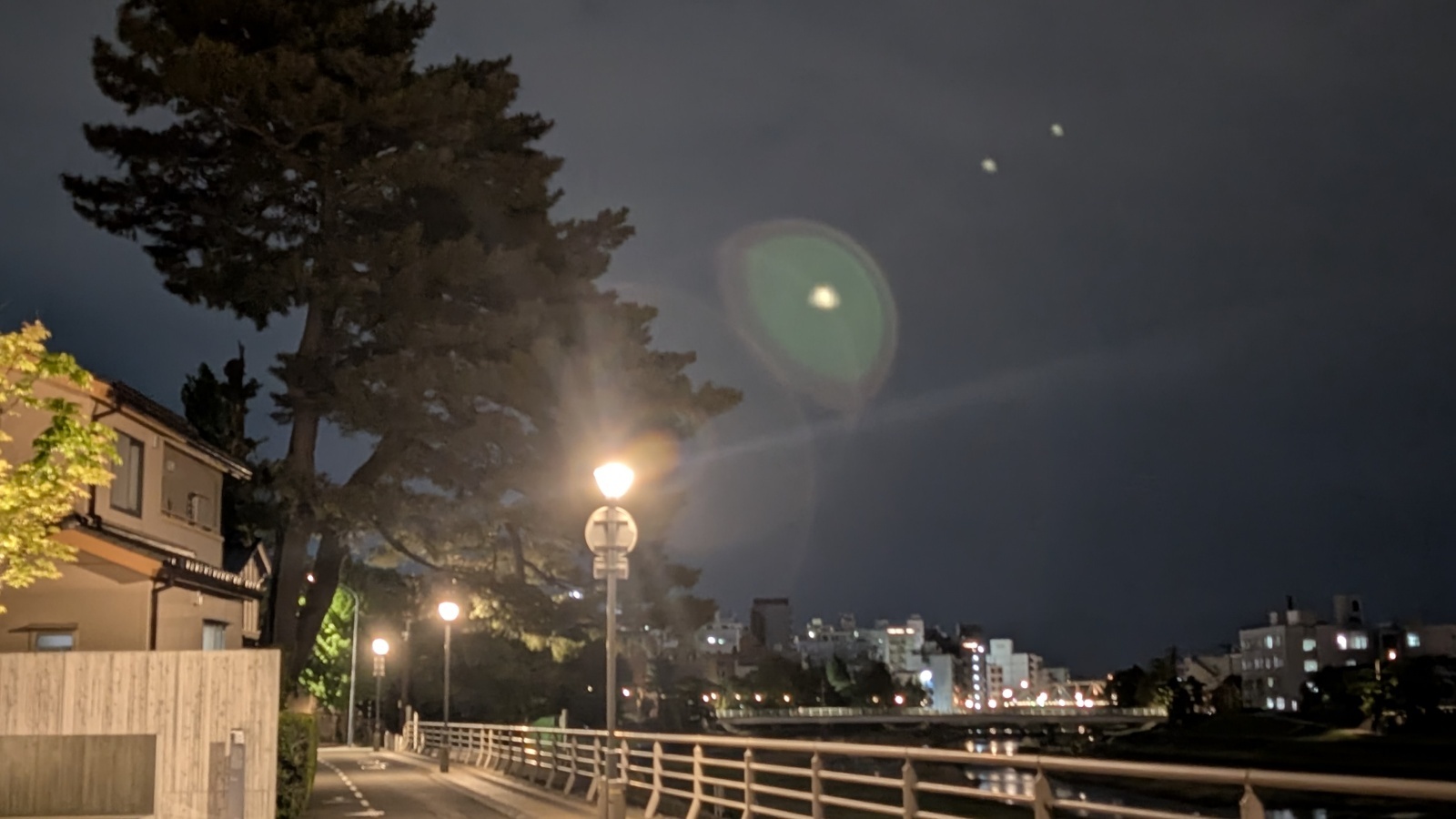 金沢のお香とアロマの香り専門店(石川県金沢市)・金沢観光地・金沢の観光スポット武家屋敷跡近く・人気でおすすめのお土産処-お香専門店のアロマ香房焚屋