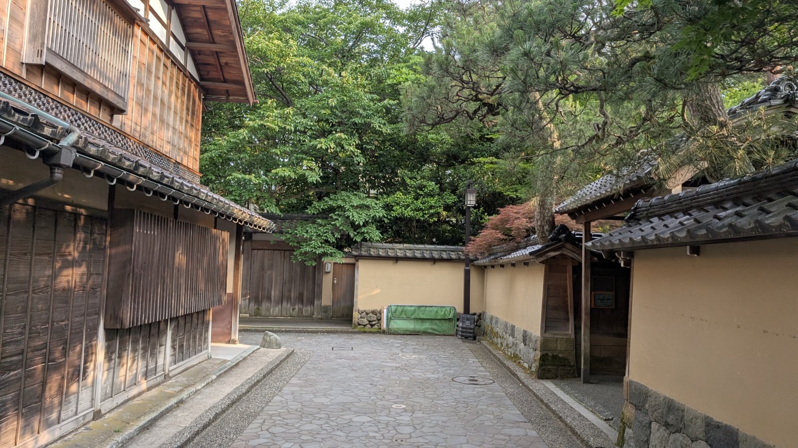 金沢のお香とアロマの香り専門店(石川県金沢市)・金沢観光地・金沢の観光スポット武家屋敷跡近く・人気でおすすめのお土産処-お香専門店のアロマ香房焚屋