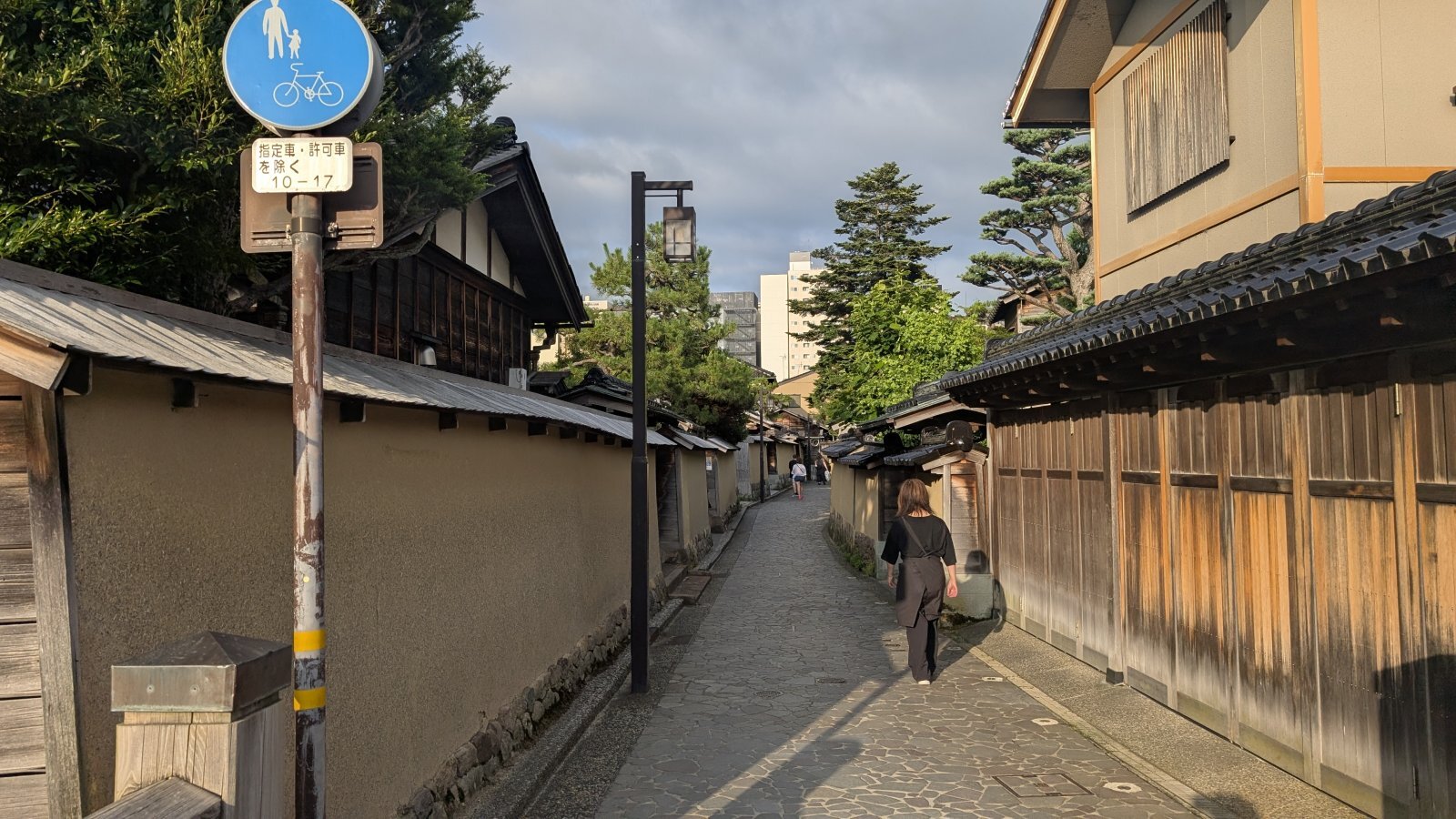 店主　焚屋　金沢のお香とアロマの香り専門店(石川県金沢市)・金沢観光地・金沢の観光スポット武家屋敷跡近く・人気でおすすめのお土産処-お香専門店のアロマ香房焚屋