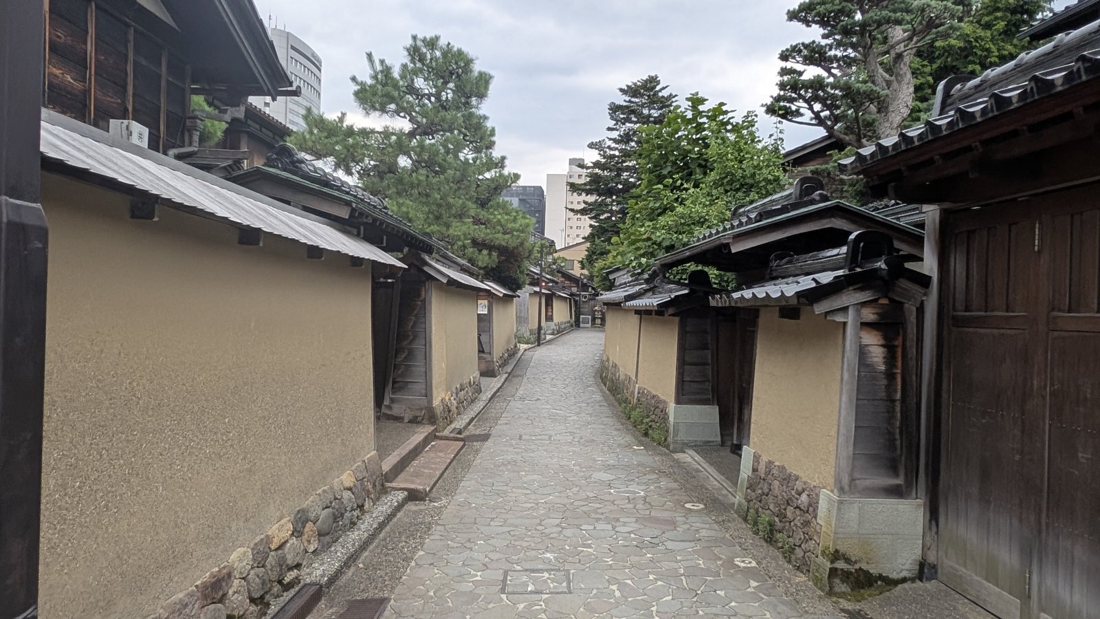 店主 焚屋 金沢のお香とアロマの香り専門店(石川県金沢市)・金沢観光地・金沢の観光スポット武家屋敷跡近く・人気でおすすめのお土産処-お香専門店のアロマ香房焚屋
