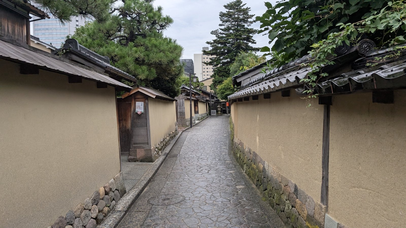 金沢のお香とアロマの香り専門店(石川県金沢市)・金沢観光地・金沢の観光スポット武家屋敷跡近く・人気でおすすめのお土産処-お香専門店のアロマ香房焚屋