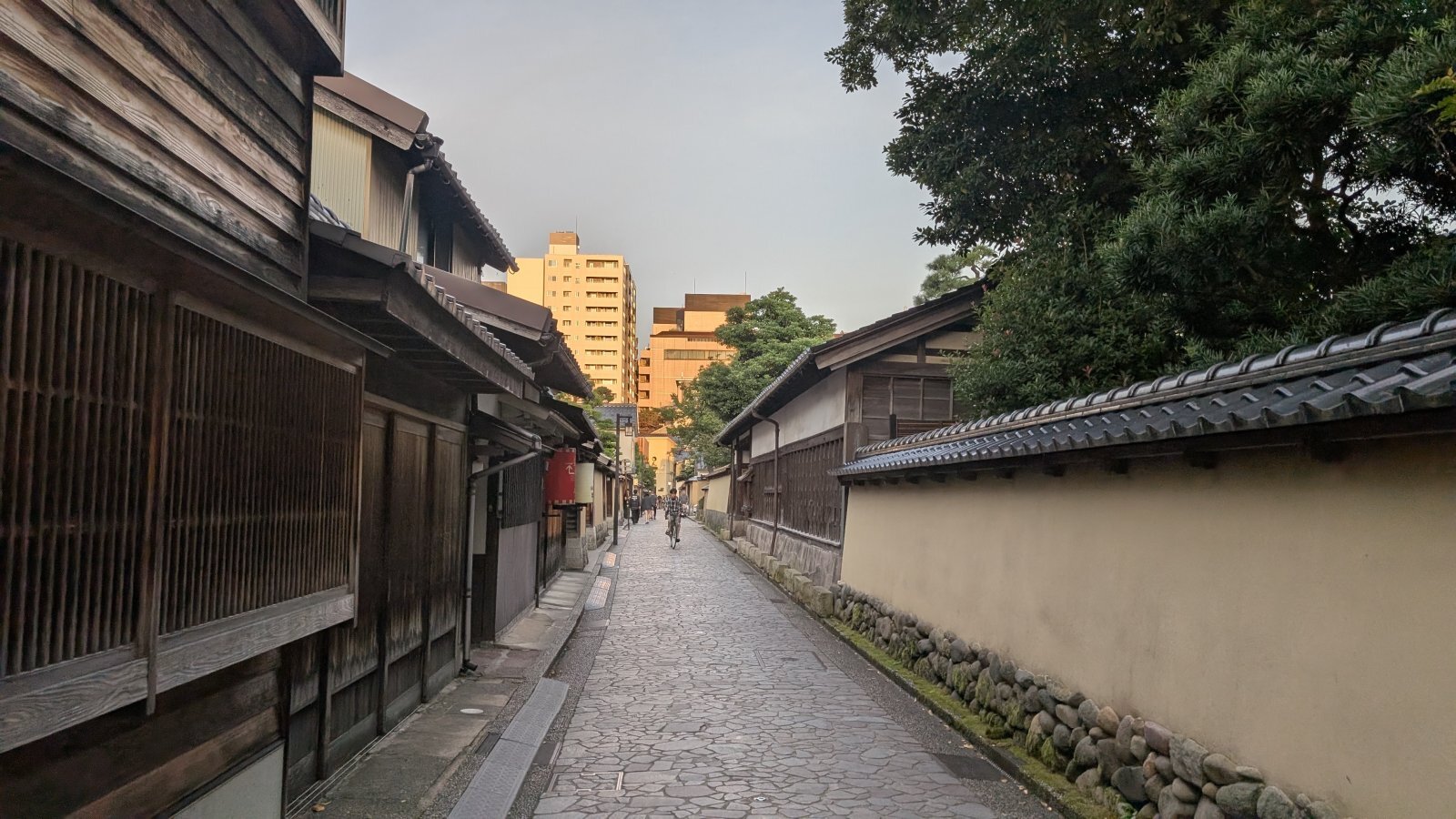 金沢のお香とアロマの香り専門店(石川県金沢市)・金沢観光地・金沢の観光スポット武家屋敷跡近く・人気でおすすめのお土産処-お香専門店のアロマ香房焚屋