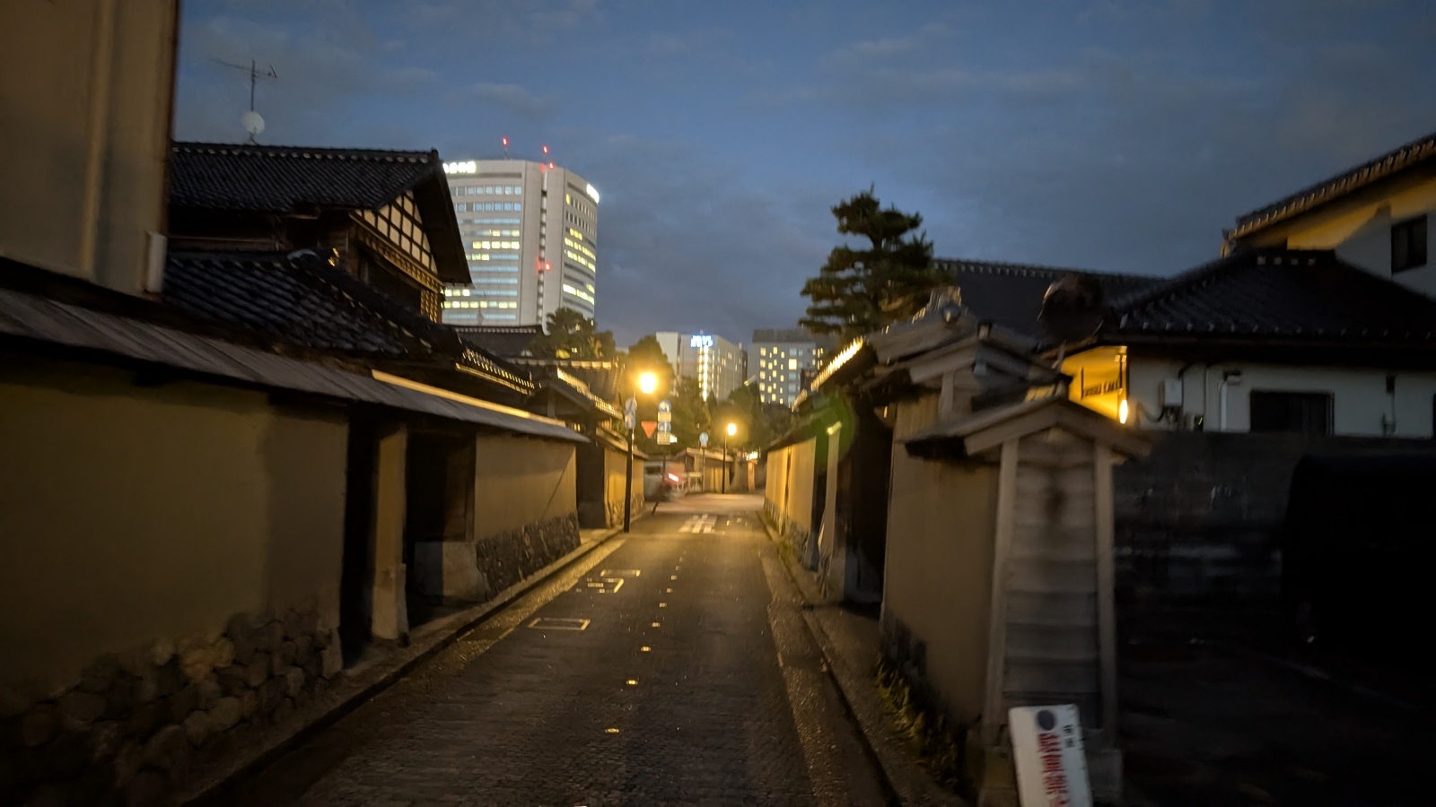 金沢のお香とアロマの香り専門店(石川県金沢市)・金沢観光地・金沢の観光スポット武家屋敷跡近く・人気でおすすめのお土産処-お香専門店のアロマ香房焚屋