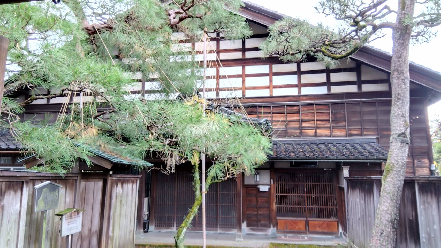 金沢のお香とアロマの香り専門店(石川県金沢市)・金沢観光地・金沢の観光スポット武家屋敷跡近く・人気でおすすめのお土産処-お香専門店のアロマ香房焚屋
