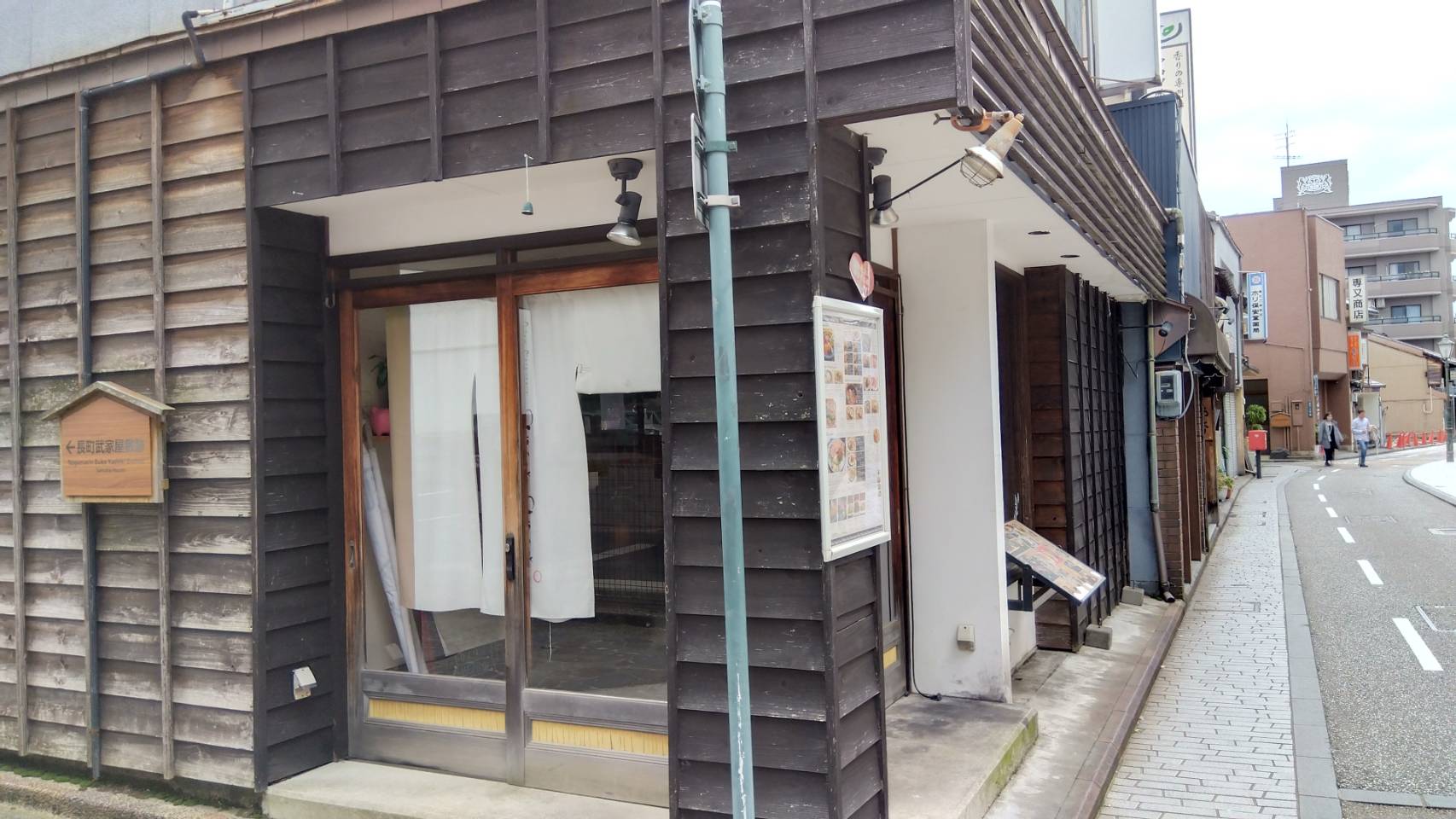 金沢のお香とアロマの香り専門店(石川県金沢市)・金沢観光地・金沢の観光スポット武家屋敷跡近く・人気でおすすめのお土産処-お香専門店のアロマ香房焚屋