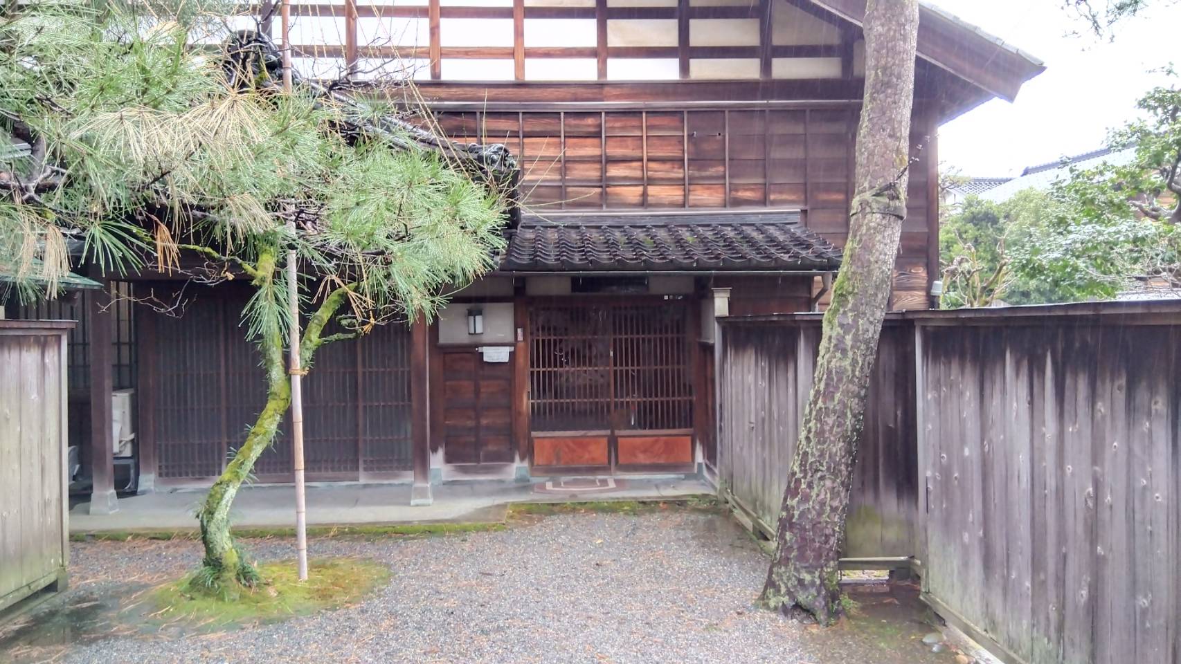 金沢のお香とアロマの香り専門店(石川県金沢市)・金沢観光地・金沢の観光スポット武家屋敷跡近く・人気でおすすめのお土産処-お香専門店のアロマ香房焚屋