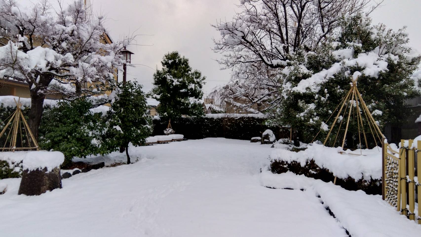 金沢のお香とアロマの香り専門店(石川県金沢市)・金沢観光地・金沢の観光スポット武家屋敷跡近く・人気でおすすめのお土産処-お香専門店のアロマ香房焚屋