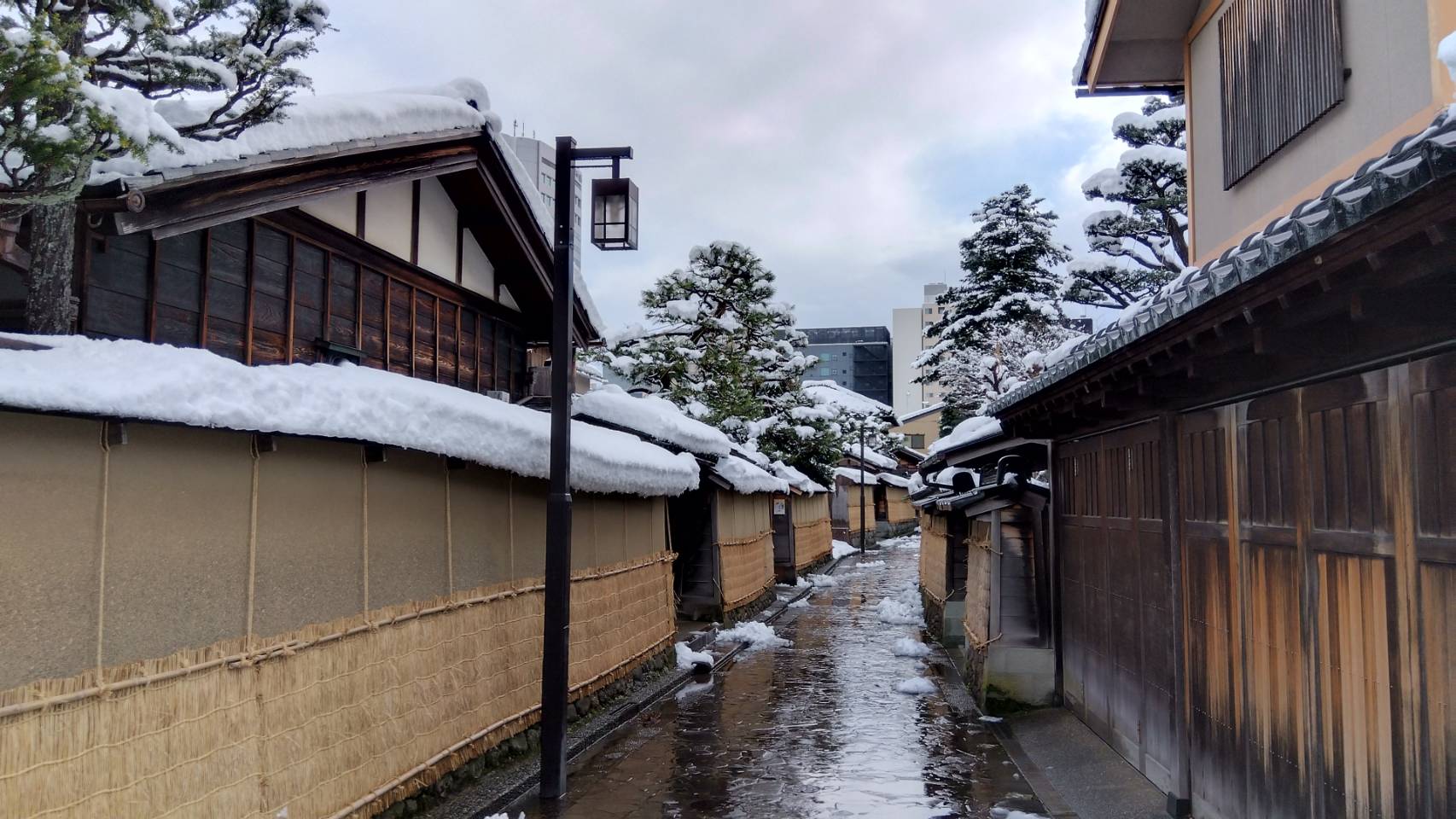 金沢のお香とアロマの香り専門店(石川県金沢市)・金沢観光地・金沢の観光スポット武家屋敷跡近く・人気でおすすめのお土産処-お香専門店のアロマ香房焚屋