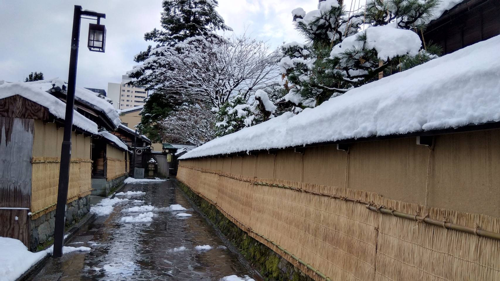 金沢のお香とアロマの香り専門店(石川県金沢市)・金沢観光地・金沢の観光スポット武家屋敷跡近く・人気でおすすめのお土産処-お香専門店のアロマ香房焚屋