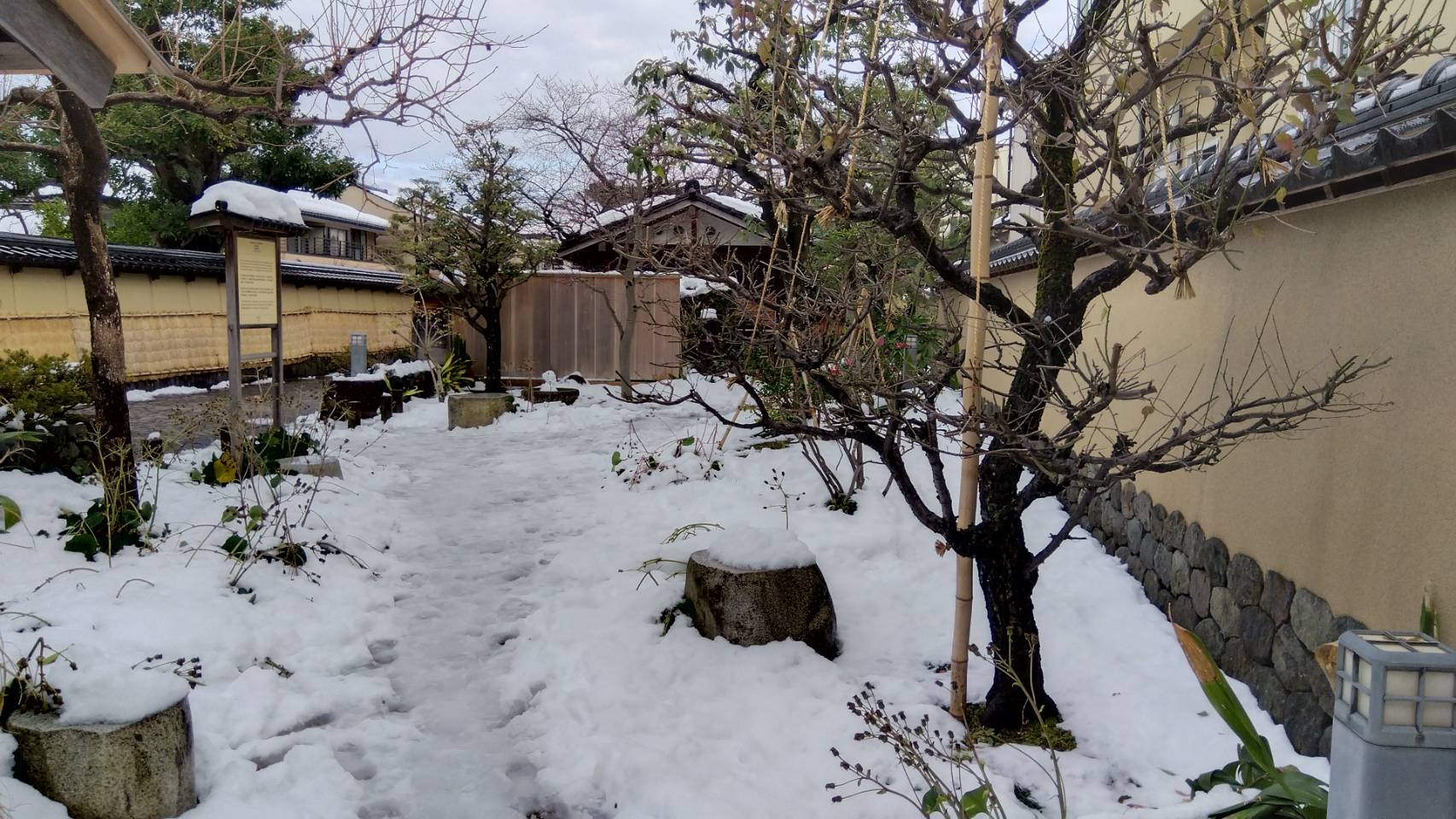 金沢のお香とアロマの香り専門店(石川県金沢市)・金沢観光地・金沢の観光スポット武家屋敷跡近く・人気でおすすめのお土産処-お香専門店のアロマ香房焚屋