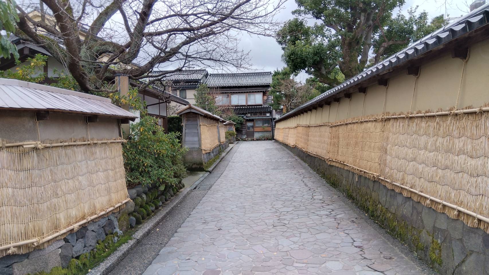 金沢のお香とアロマの香り専門店(石川県金沢市)・金沢観光地・金沢の観光スポット武家屋敷跡近く・人気でおすすめのお土産処-お香専門店のアロマ香房焚屋