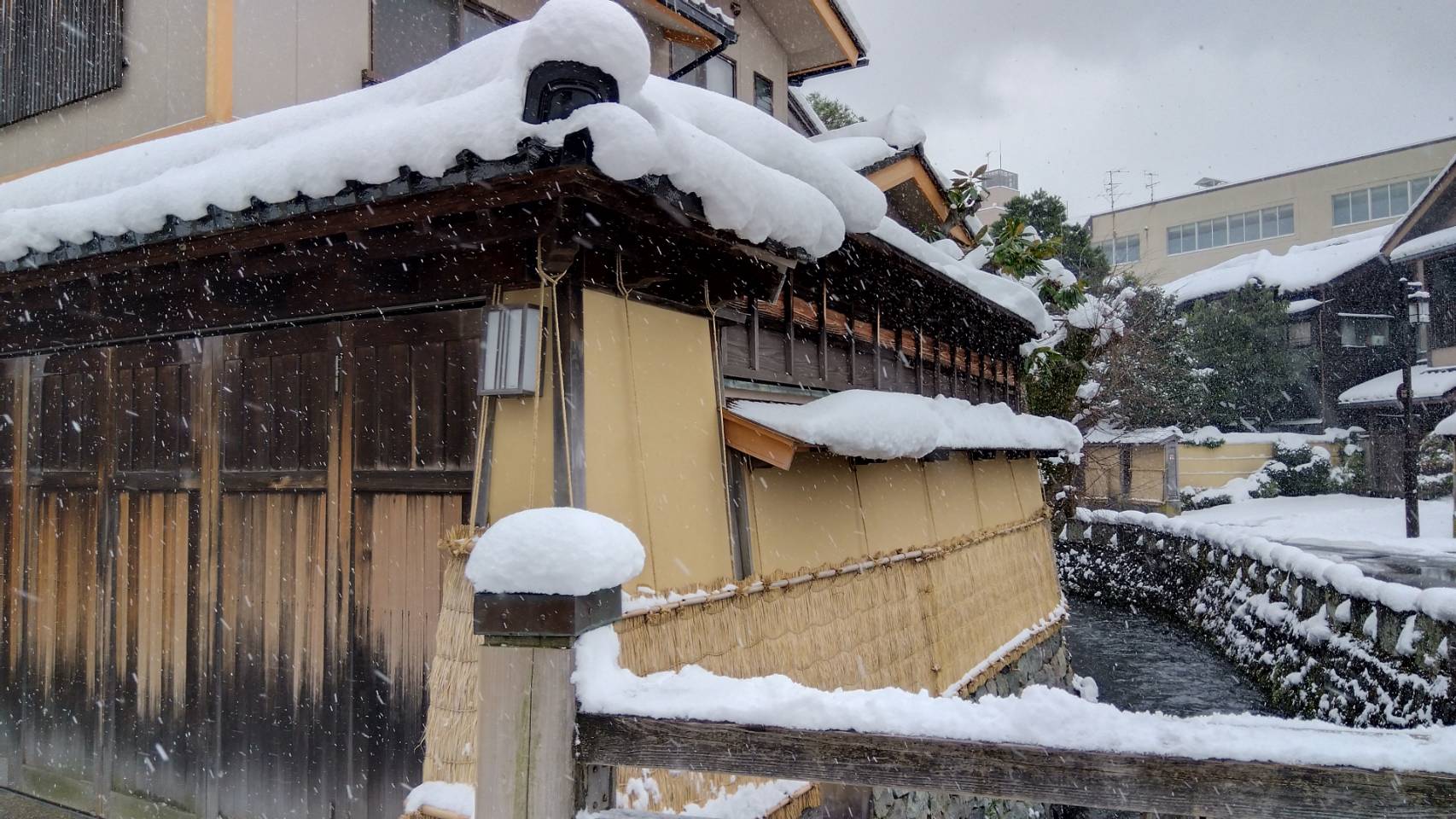 金沢のお香とアロマの香り専門店(石川県金沢市)・金沢観光地・金沢の観光スポット武家屋敷跡近く・人気でおすすめのお土産処-お香専門店のアロマ香房焚屋