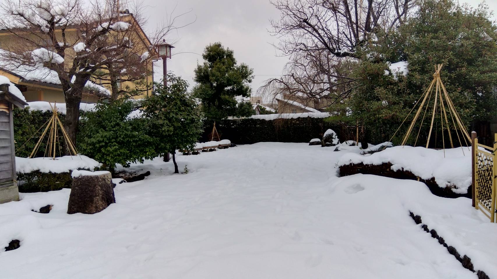 金沢のお香とアロマの香り専門店(石川県金沢市)・金沢観光地・金沢の観光スポット武家屋敷跡近く・人気でおすすめのお土産処-お香専門店のアロマ香房焚屋